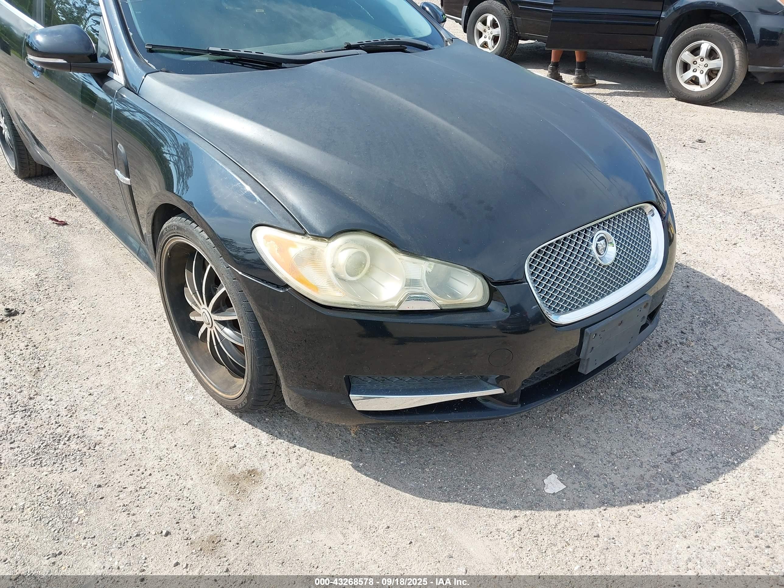 JAGUAR XF image 6