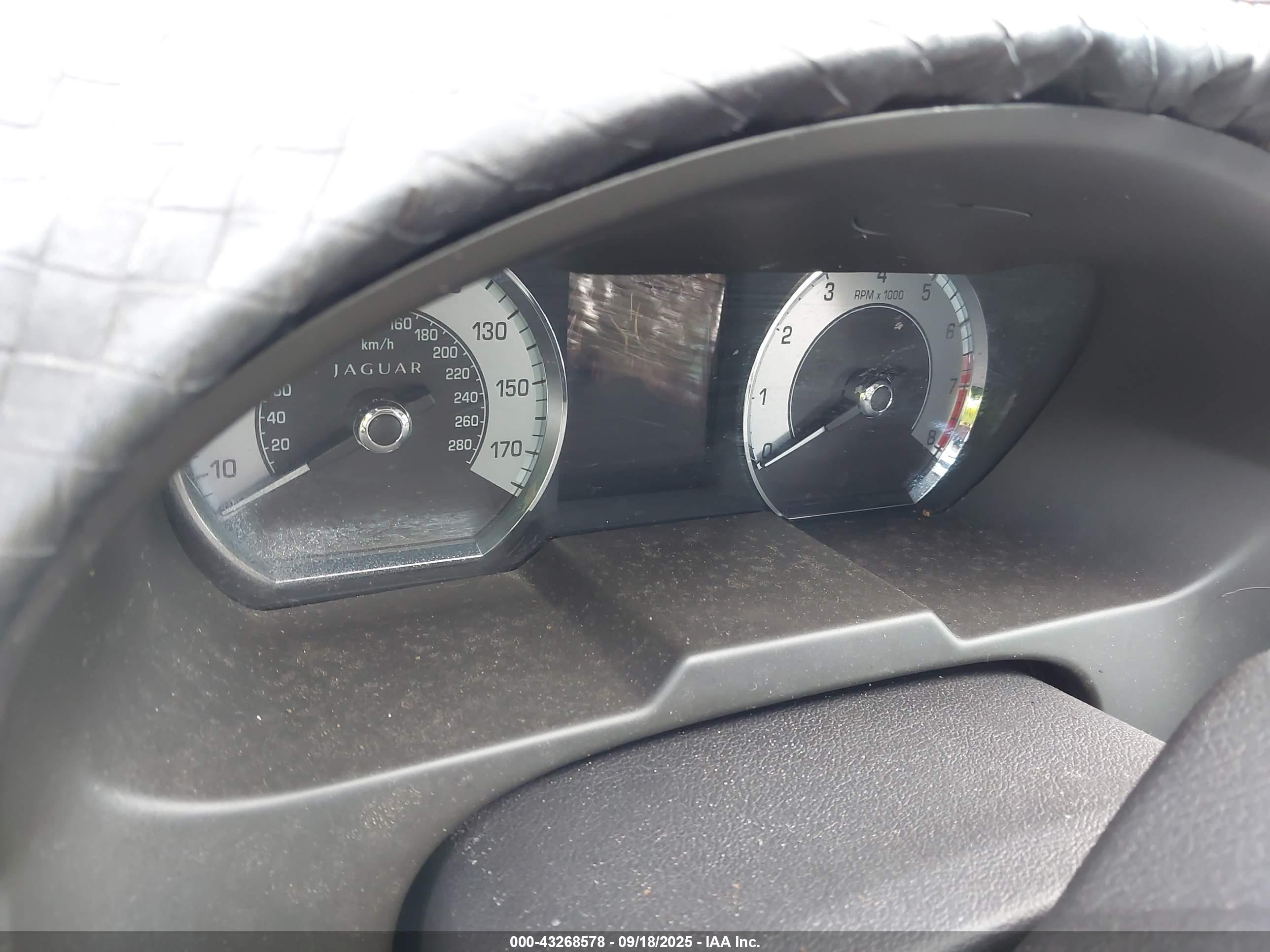 JAGUAR XF image 7