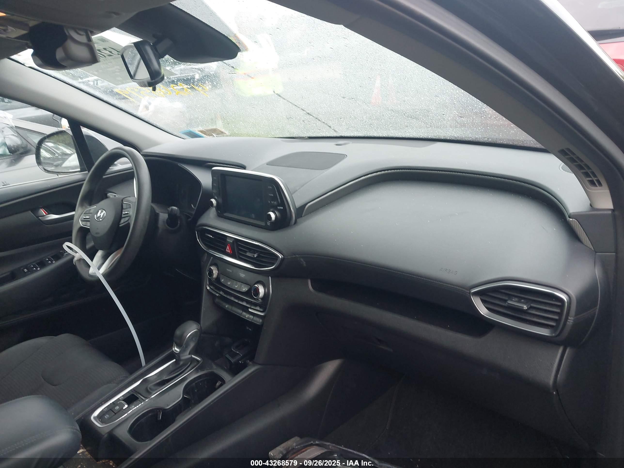HYUNDAI SANTA image 5