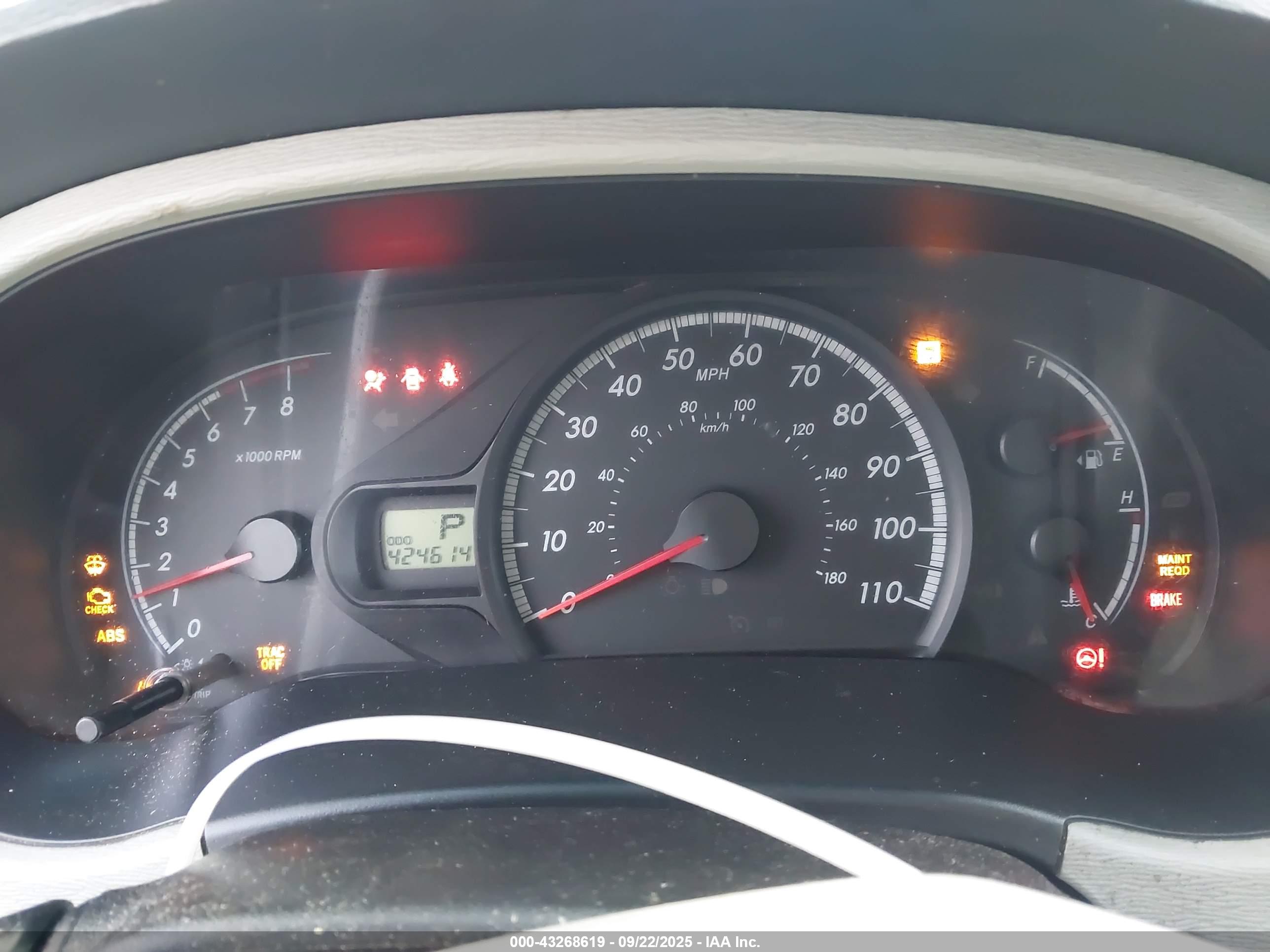 TOYOTA SIENNA image 7
