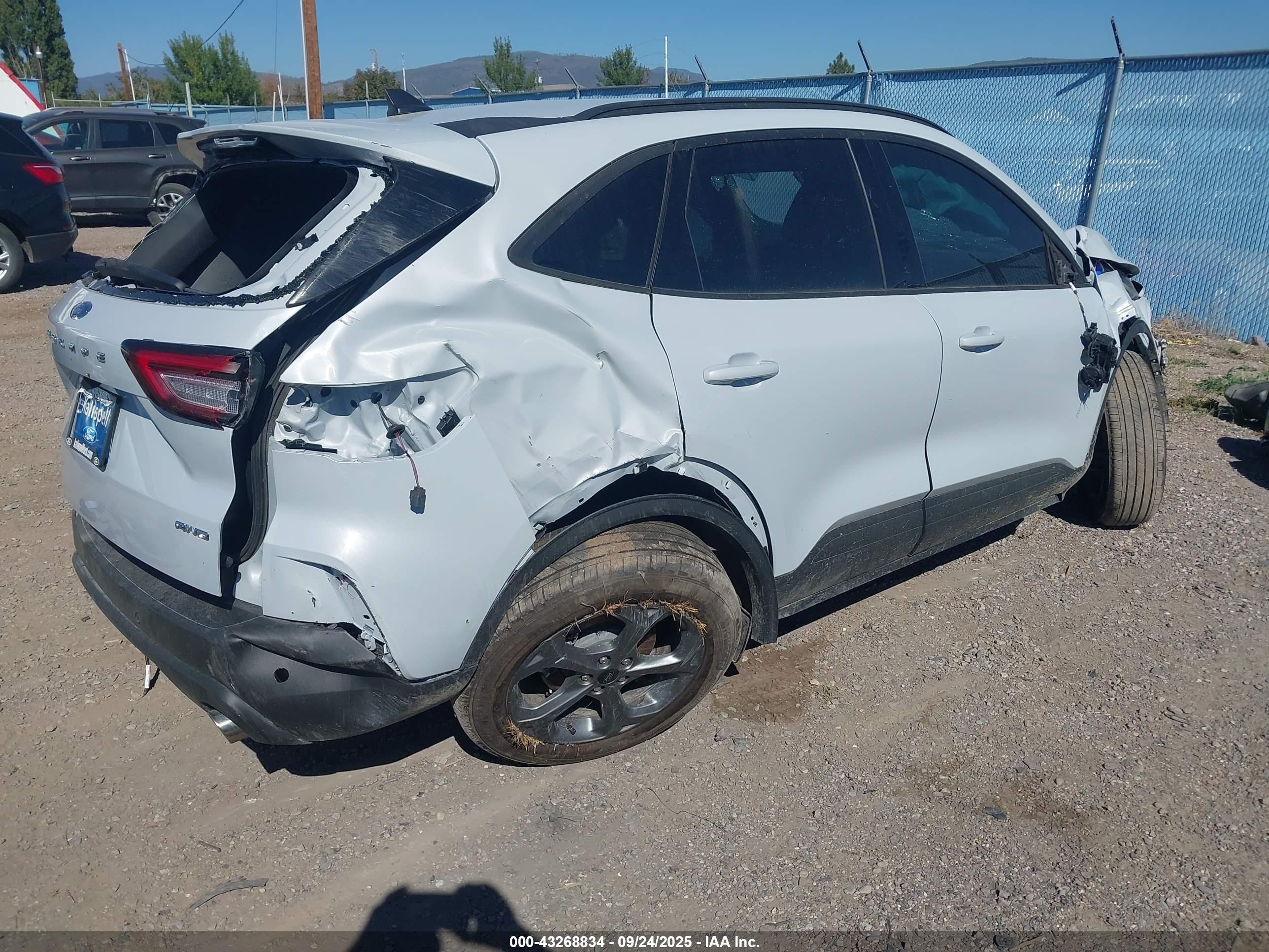 FORD ESCAPE image 4