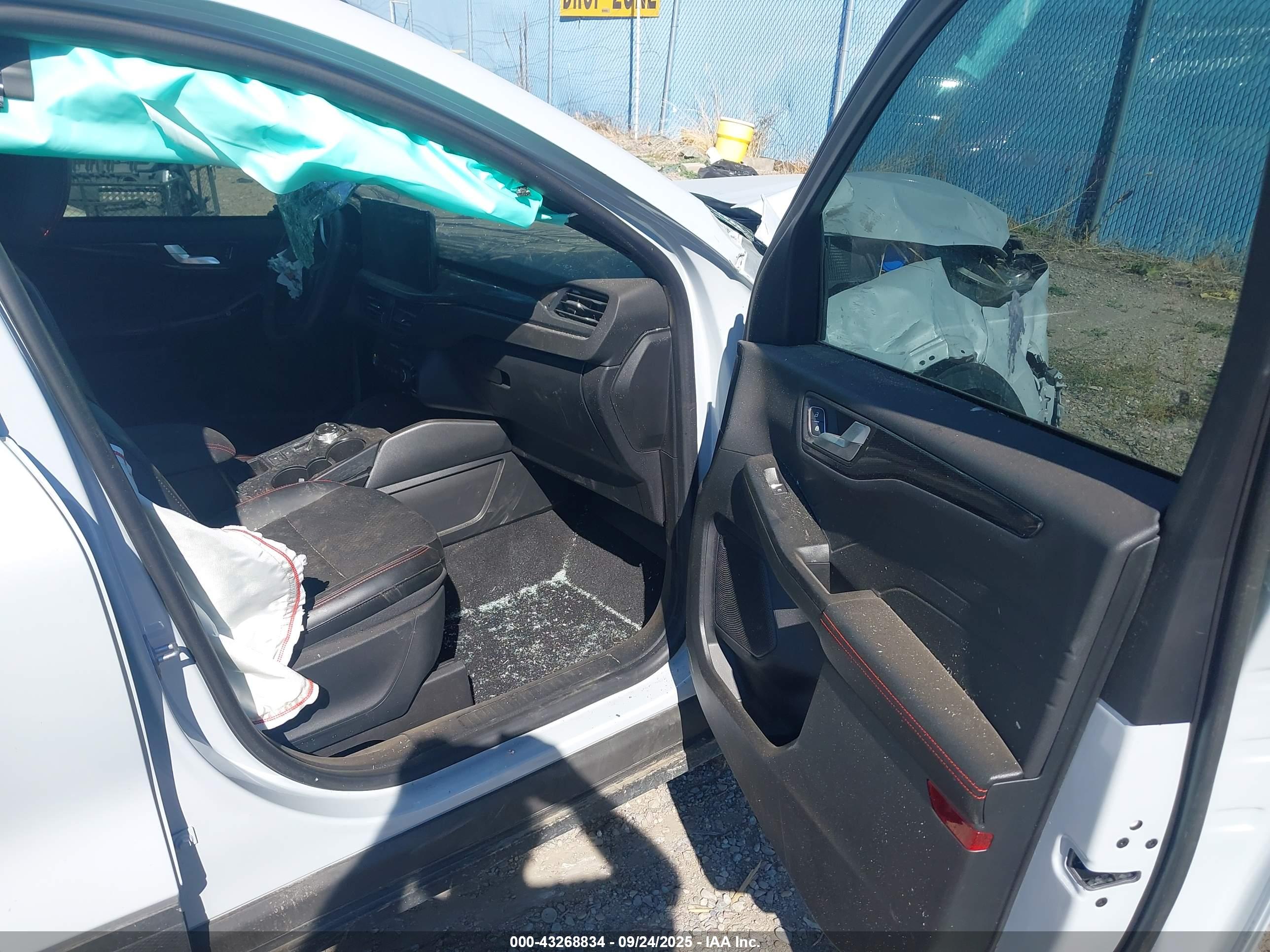 FORD ESCAPE image 5