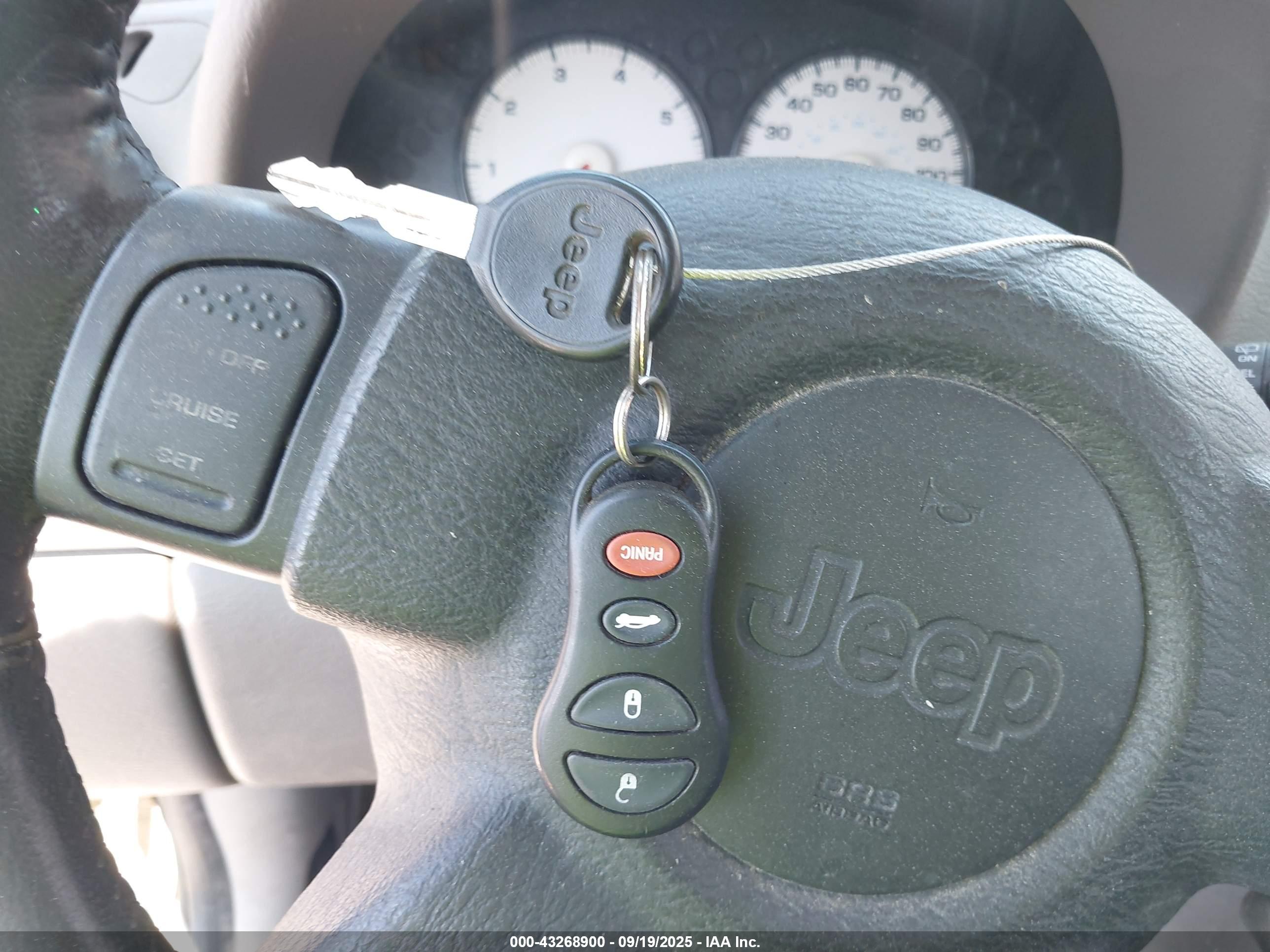 JEEP LIBERTY image 11