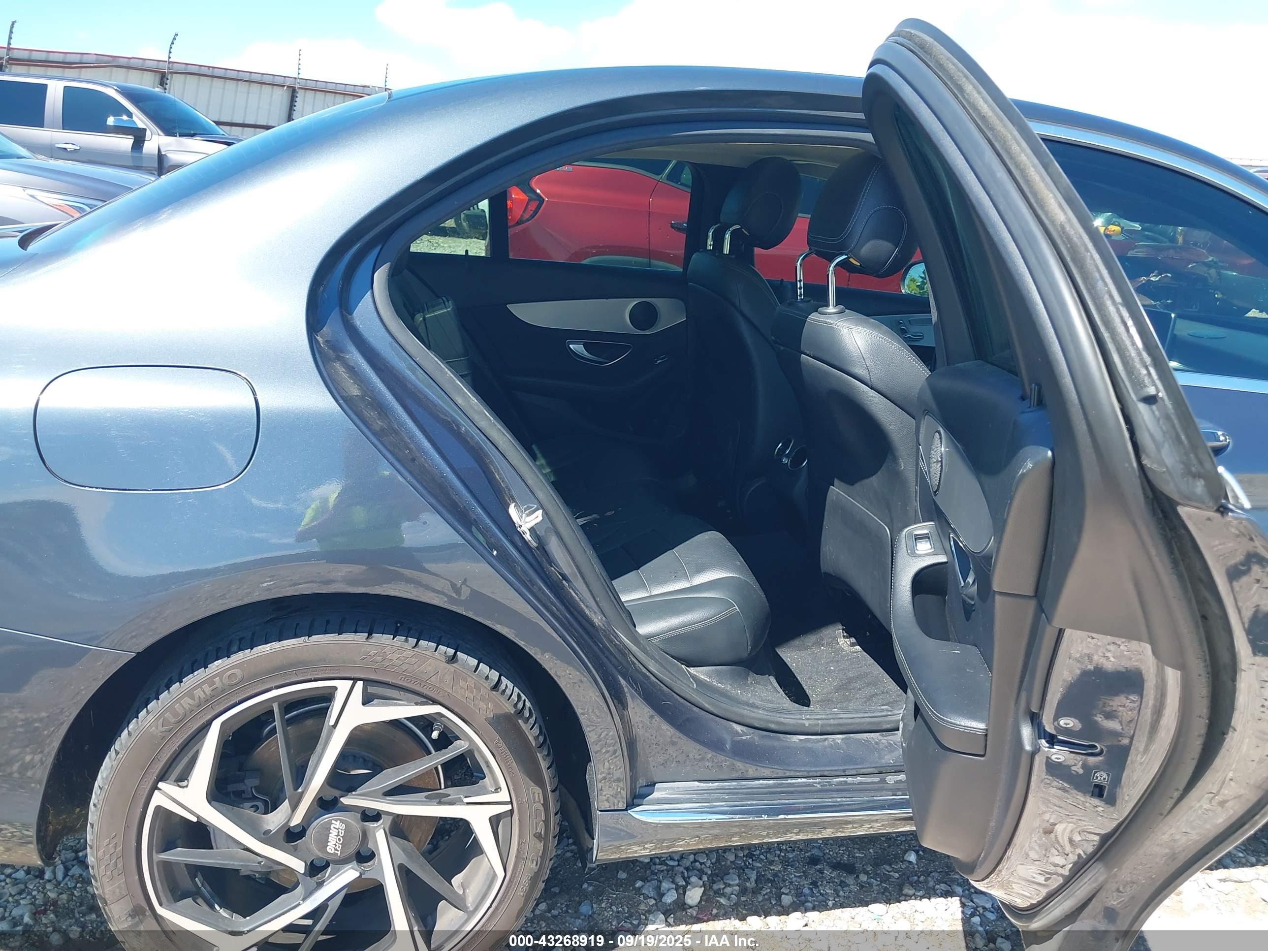 MERCEDES-BENZ C image 8
