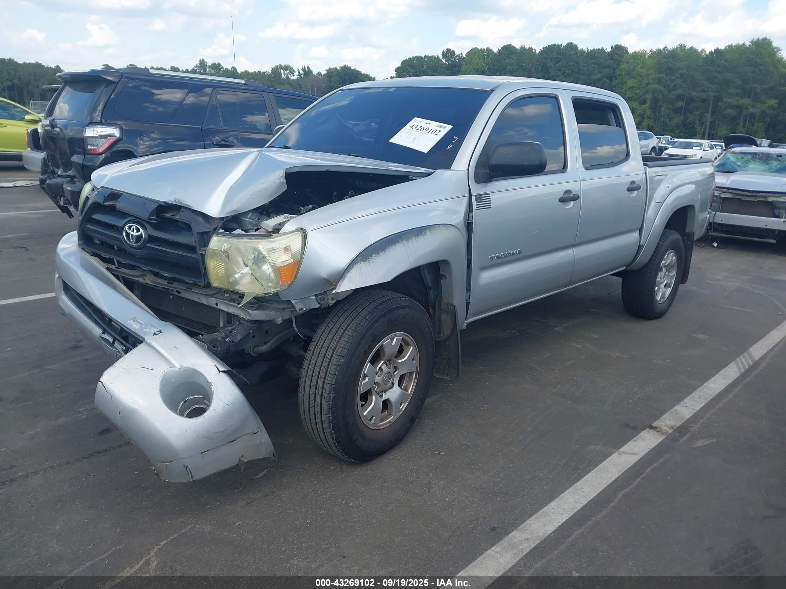 TOYOTA TACOMA image 2