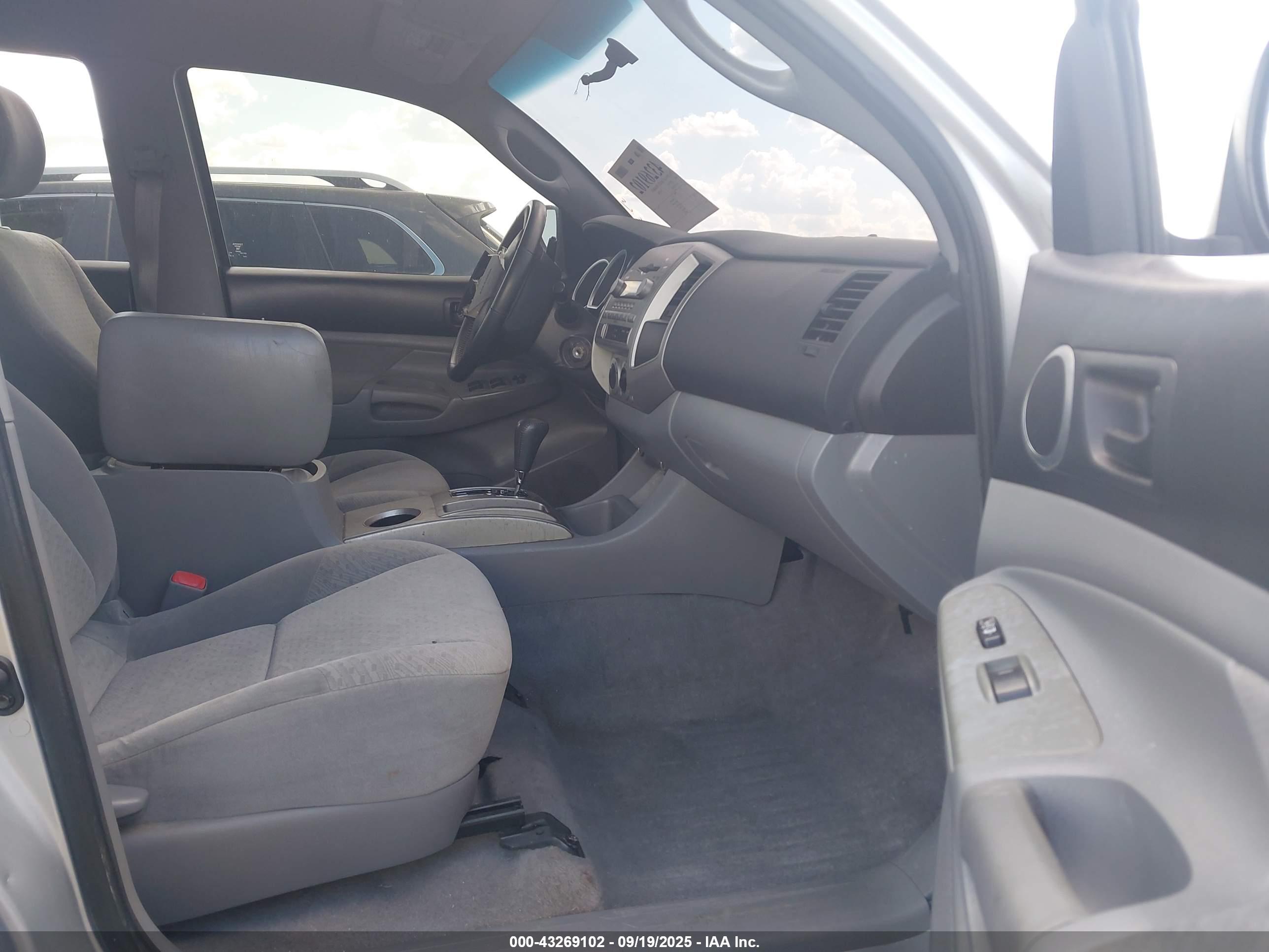 TOYOTA TACOMA image 5