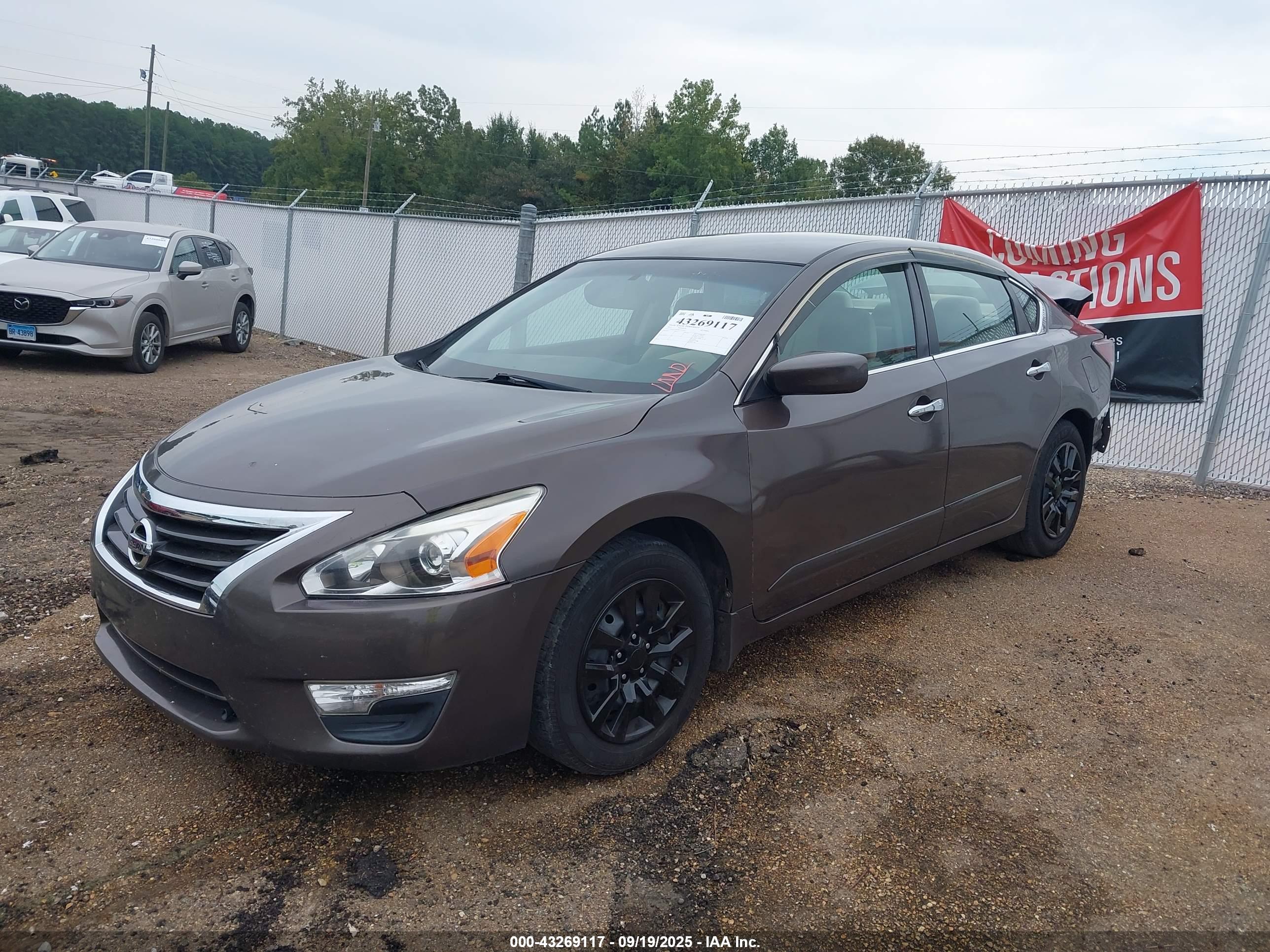 NISSAN ALTIMA image 2