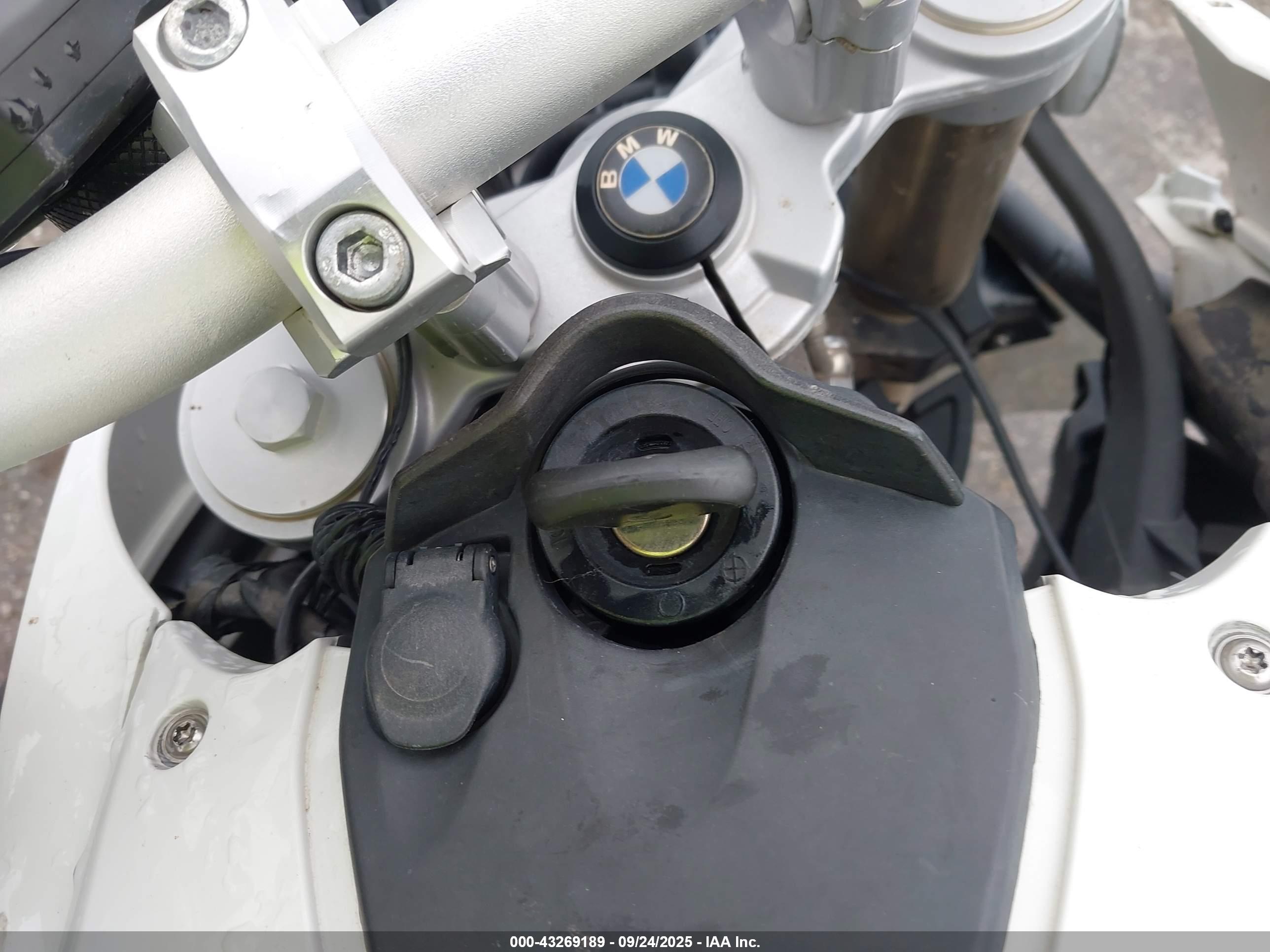 BMW F800 image 11