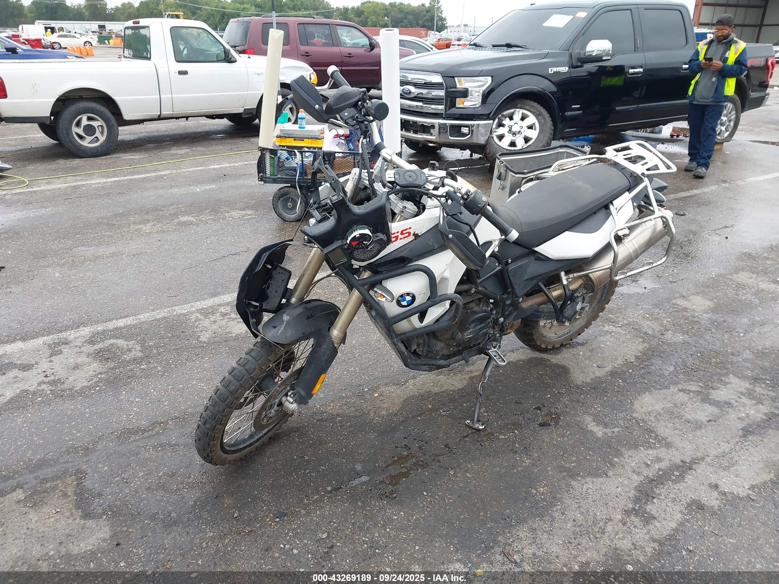 BMW F800 image 2