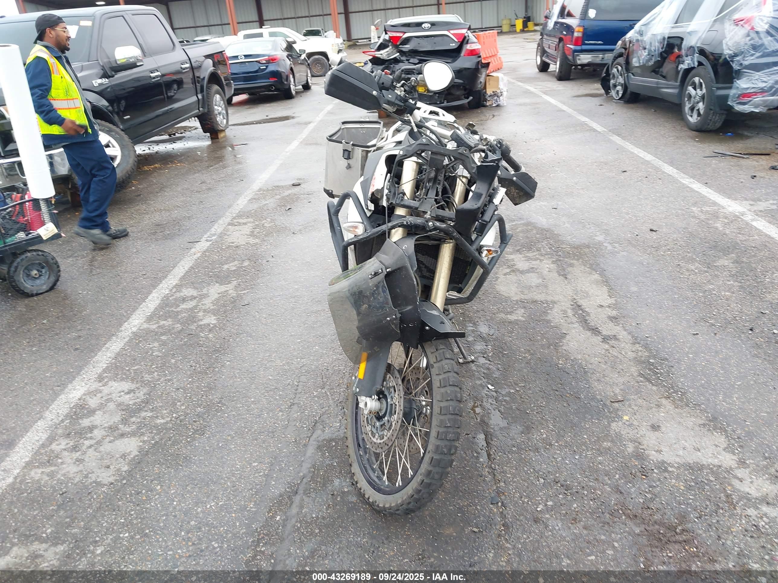 BMW F800 image 5