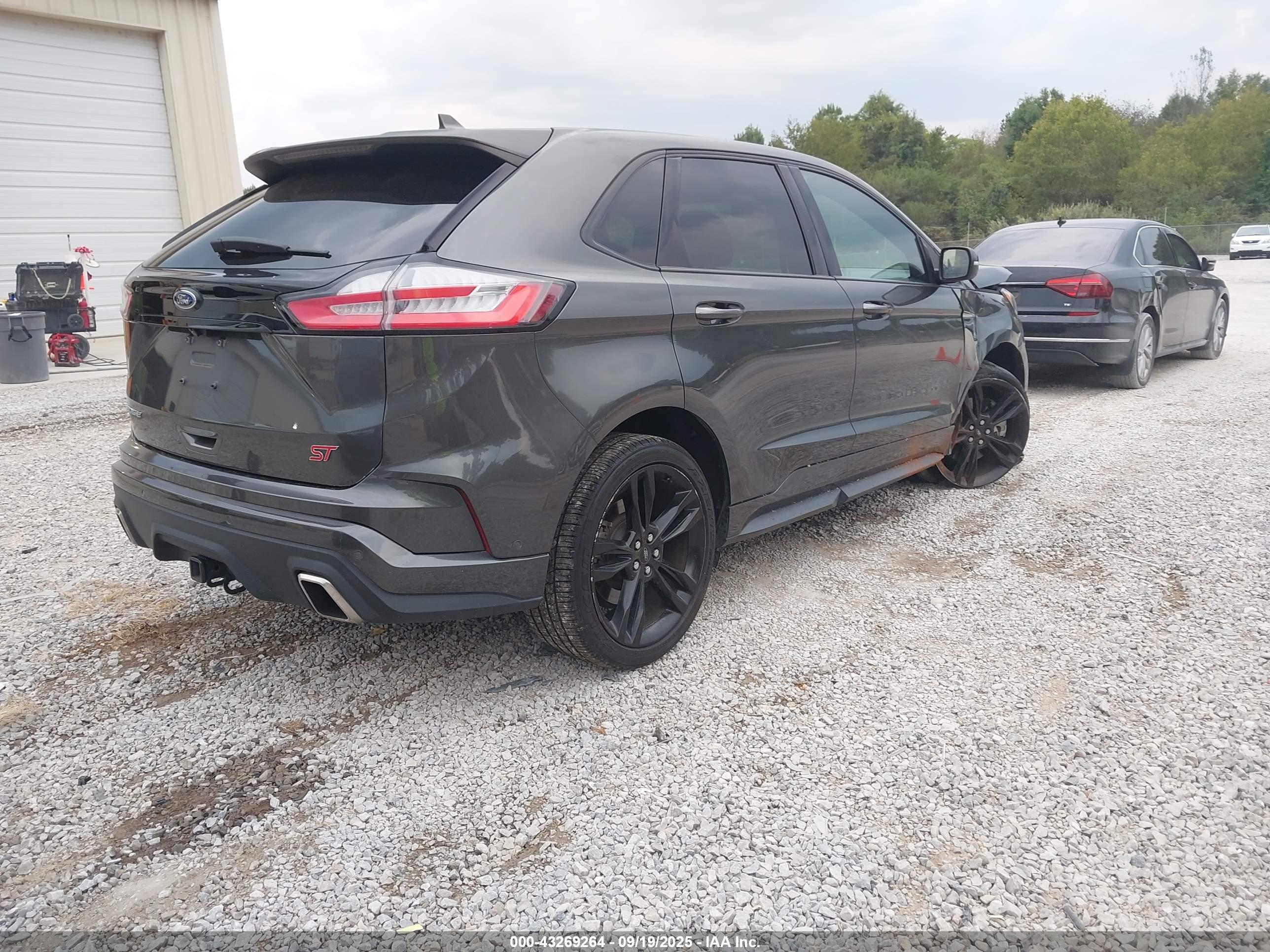 FORD EDGE image 4