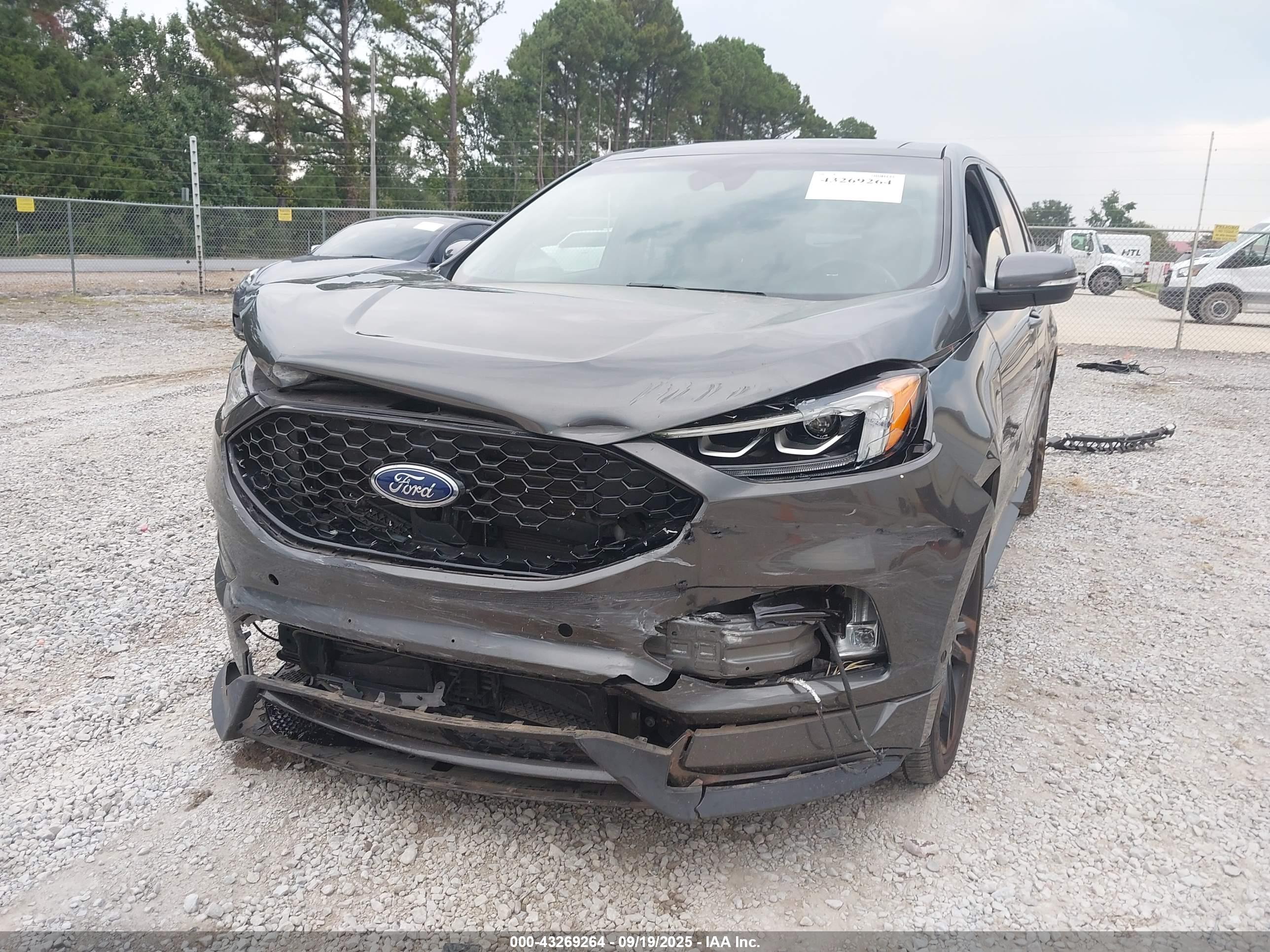 FORD EDGE image 6