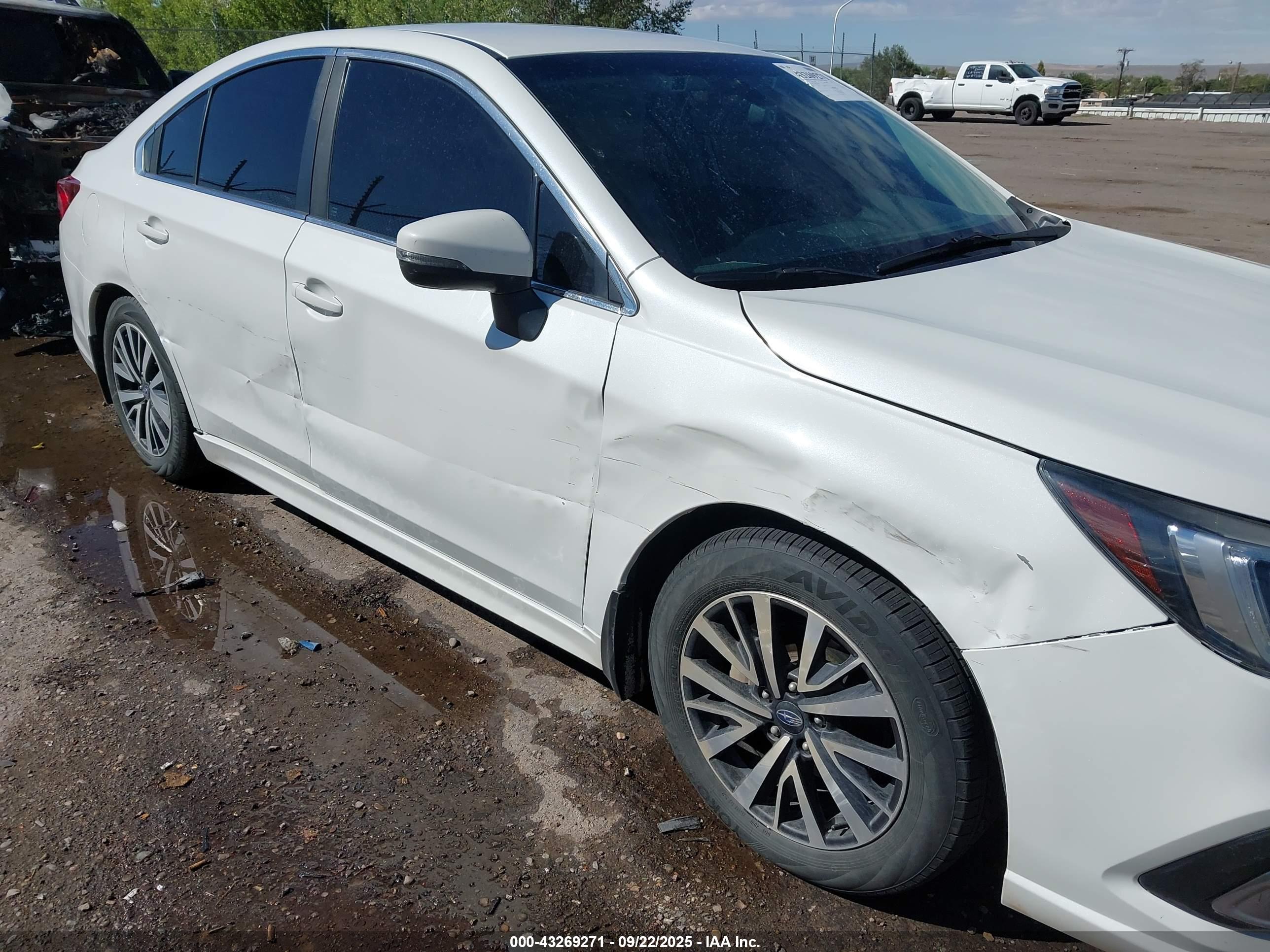 SUBARU LEGACY image 6