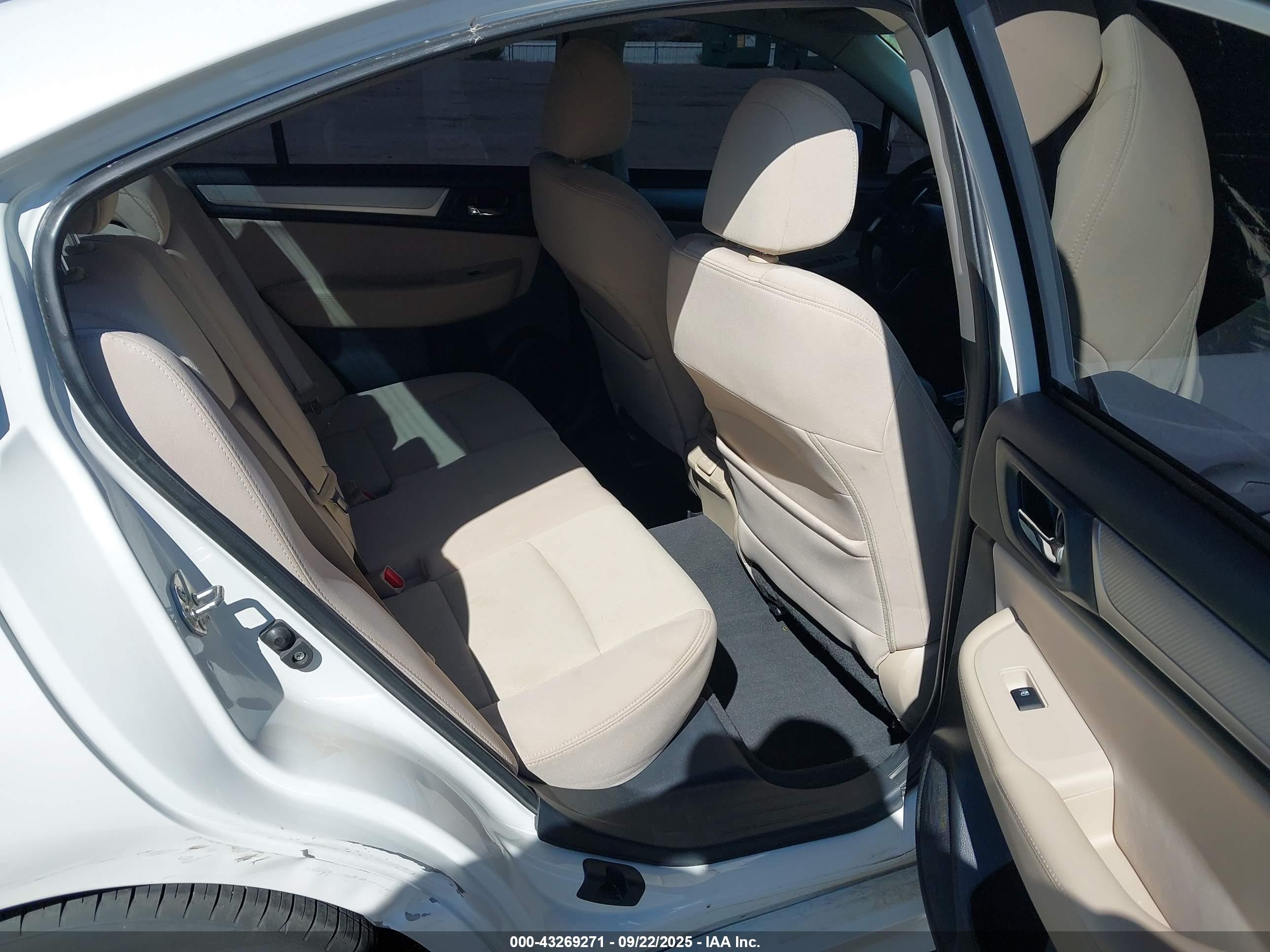 SUBARU LEGACY image 8