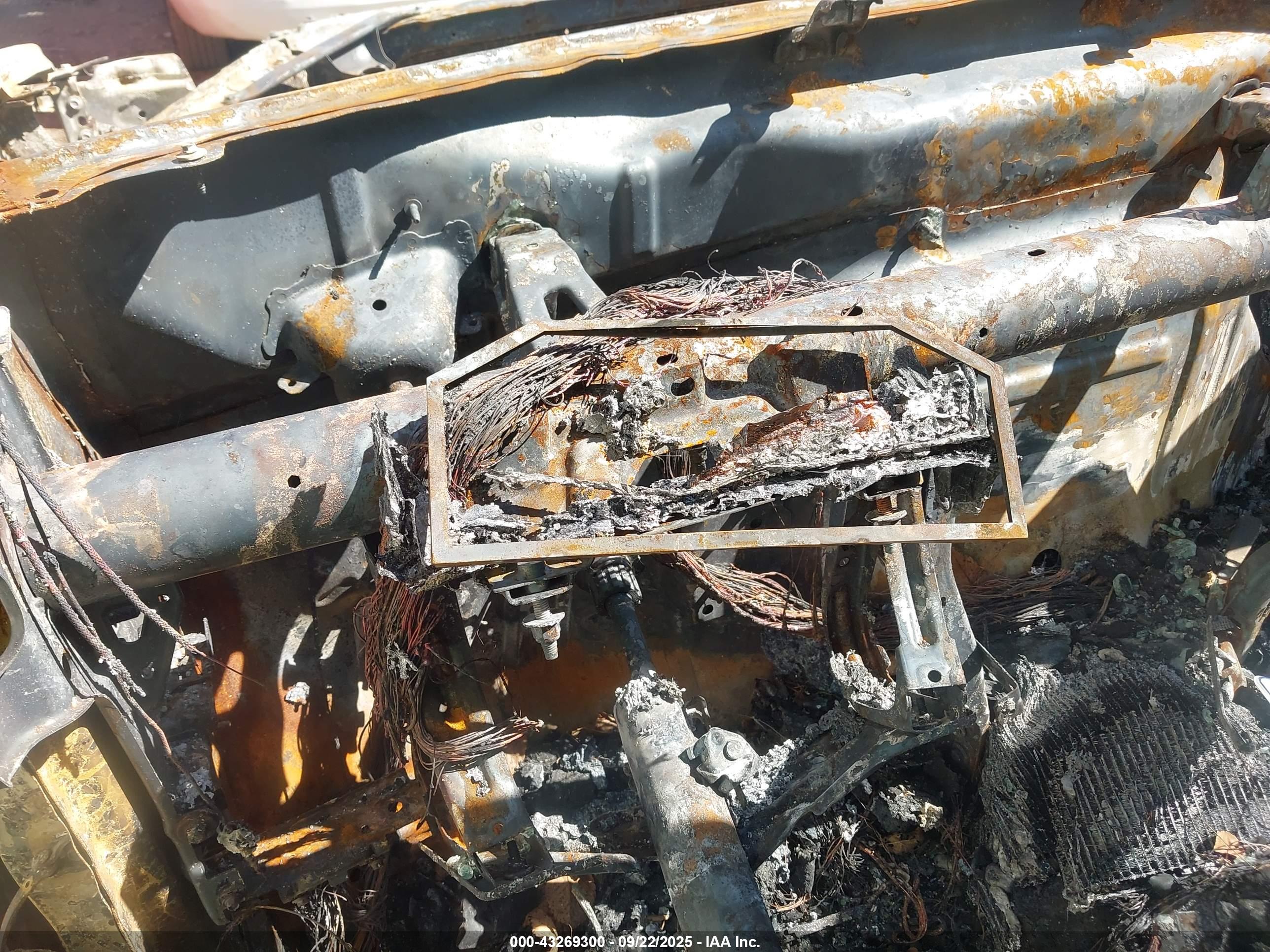 CHEVROLET SILVERADO image 7
