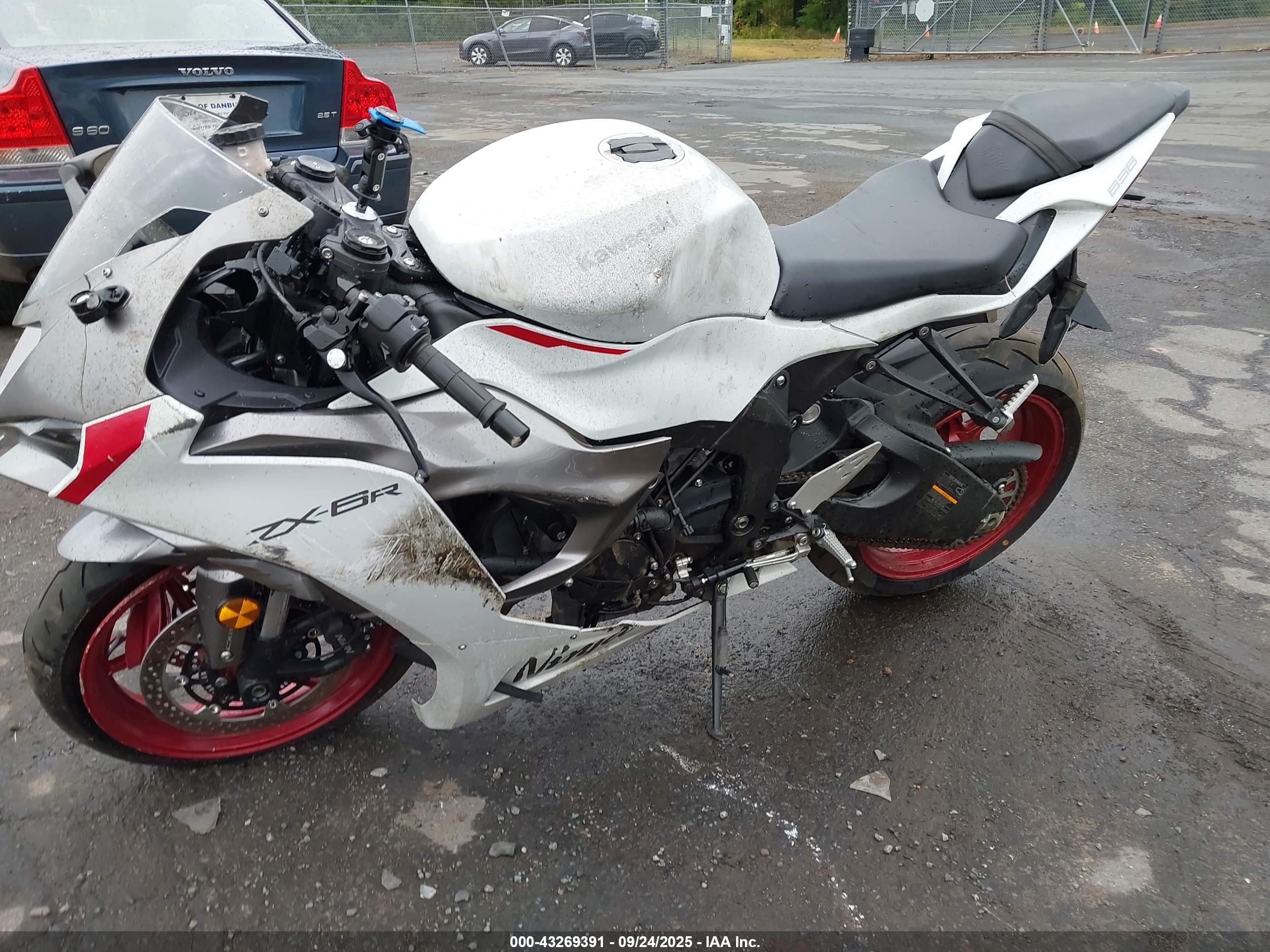 KAWASAKI ZX636 image 2