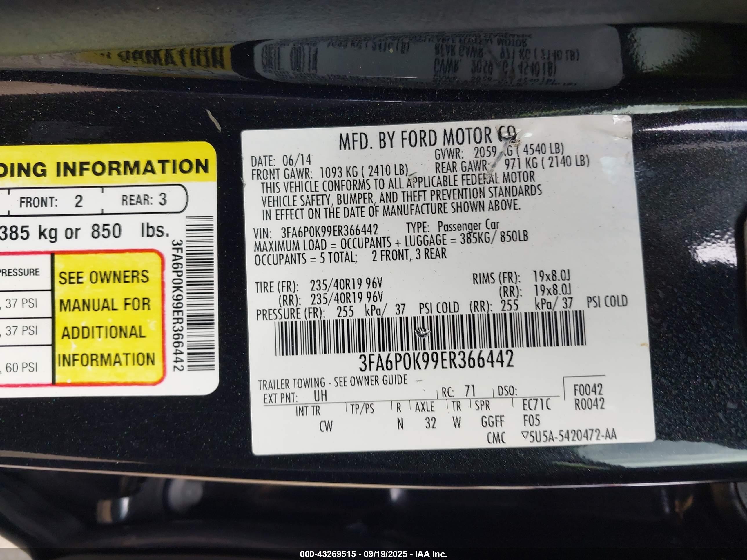 FORD FUSION image 9