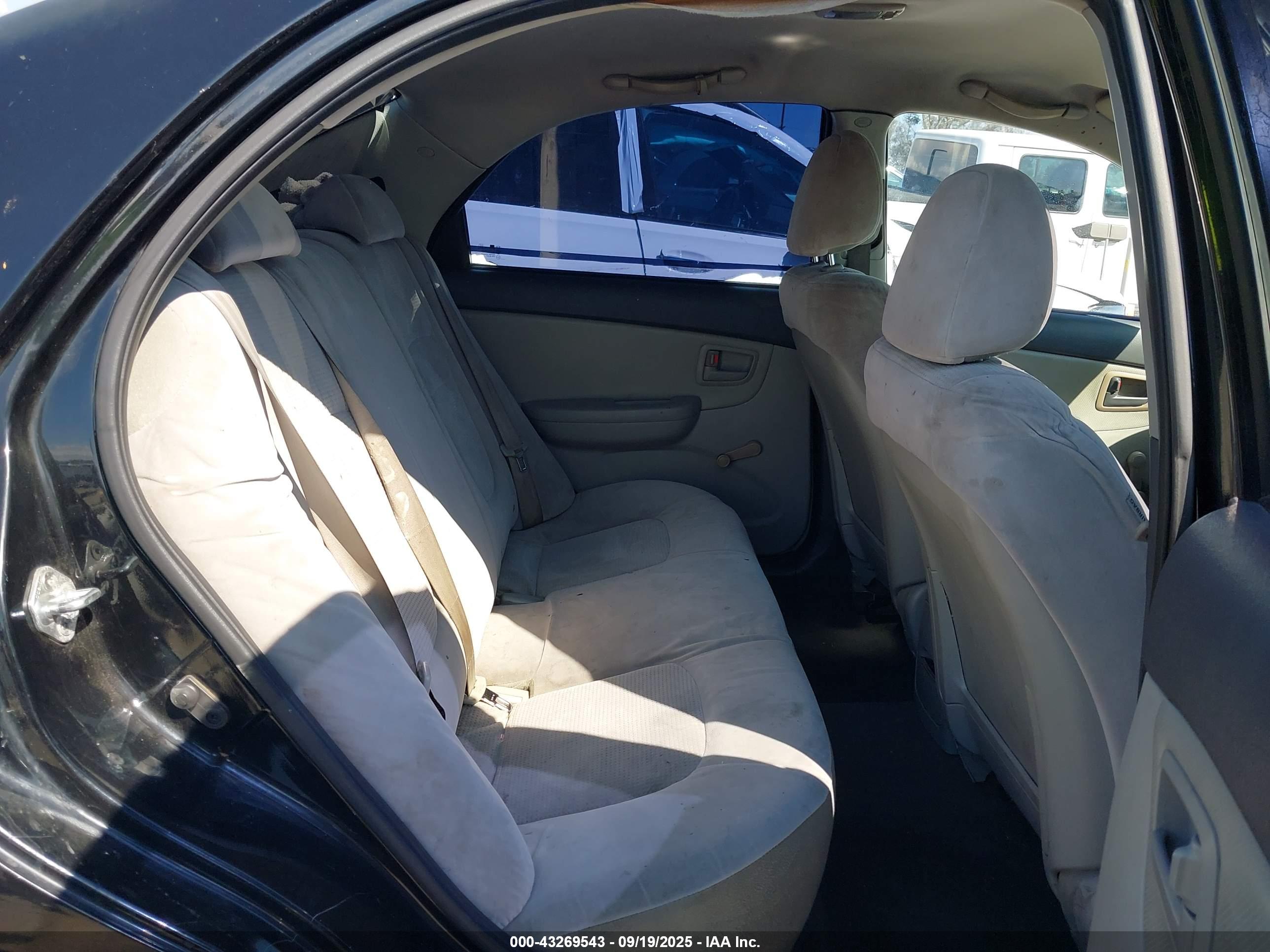 KIA SPECTRA image 8