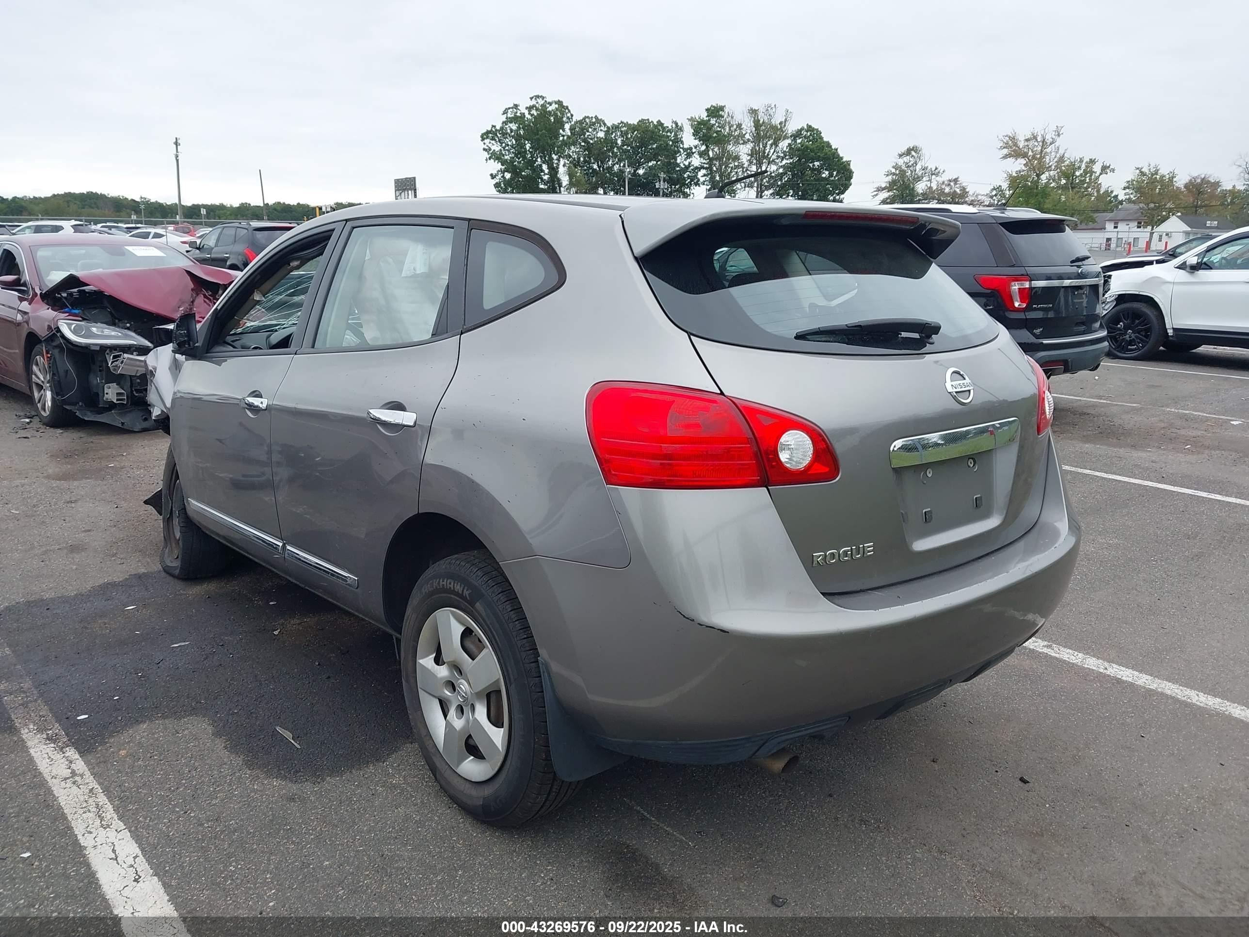 NISSAN ROGUE image 3