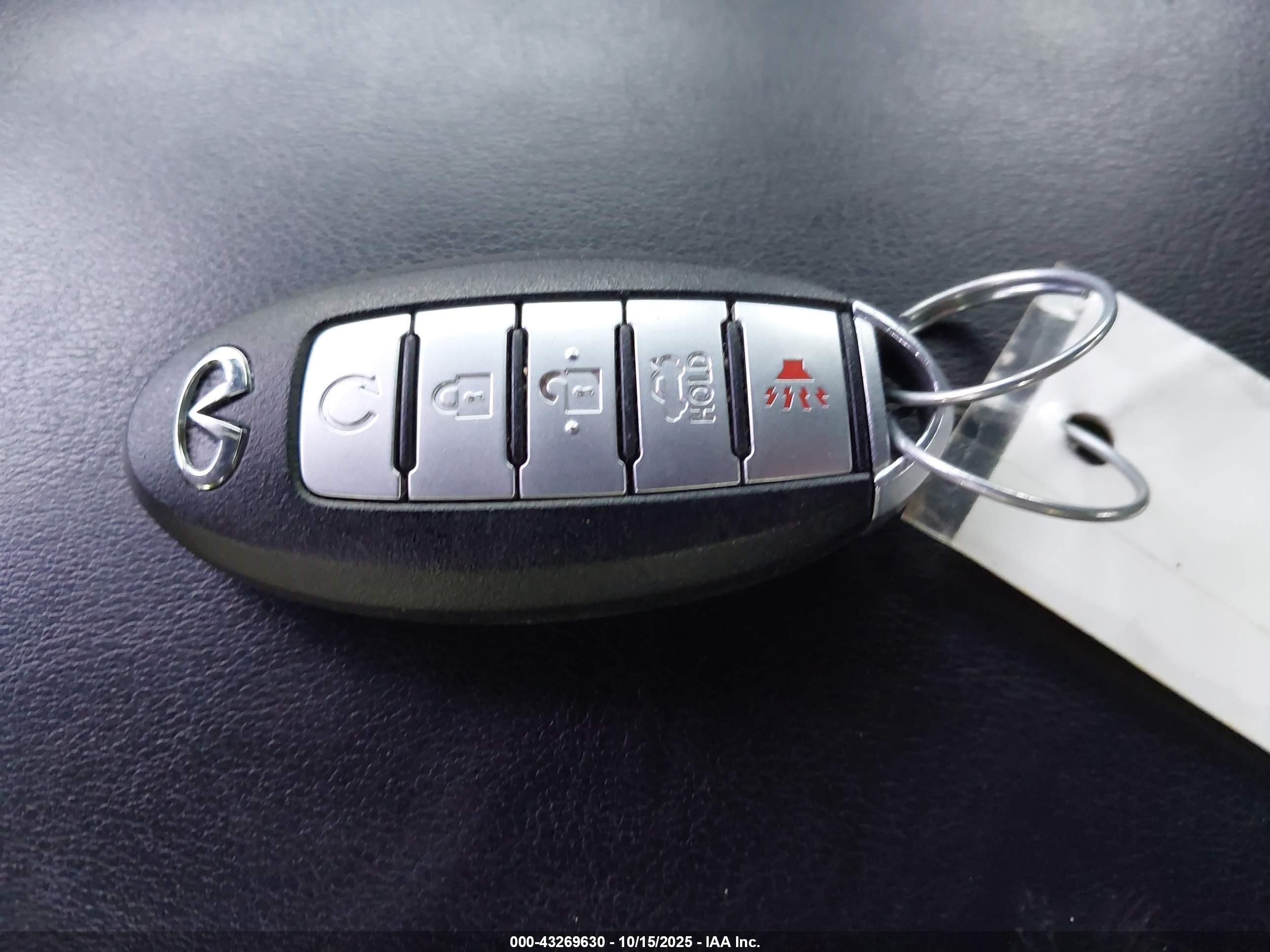 INFINITI Q50 image 11