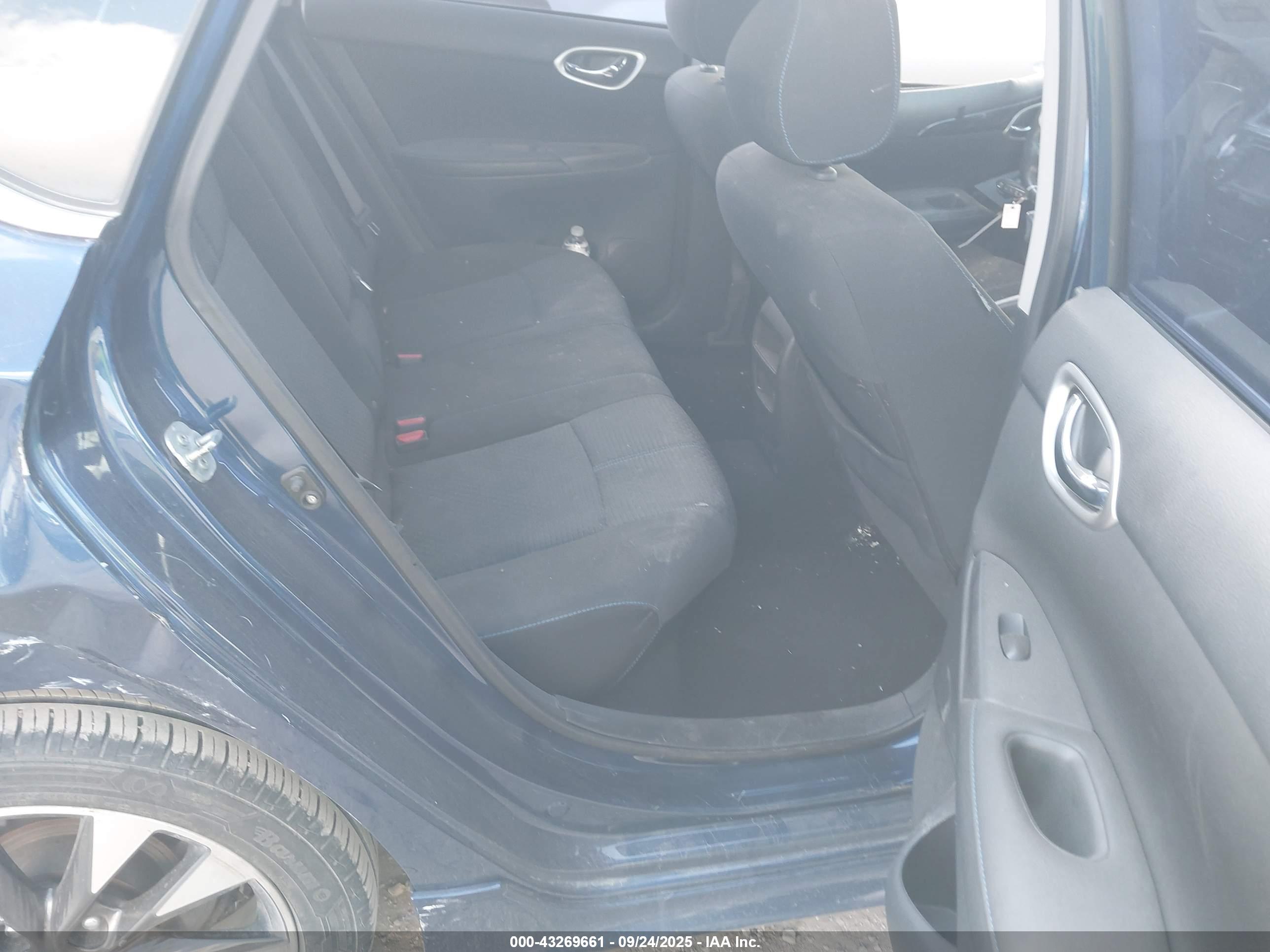 NISSAN SENTRA image 8