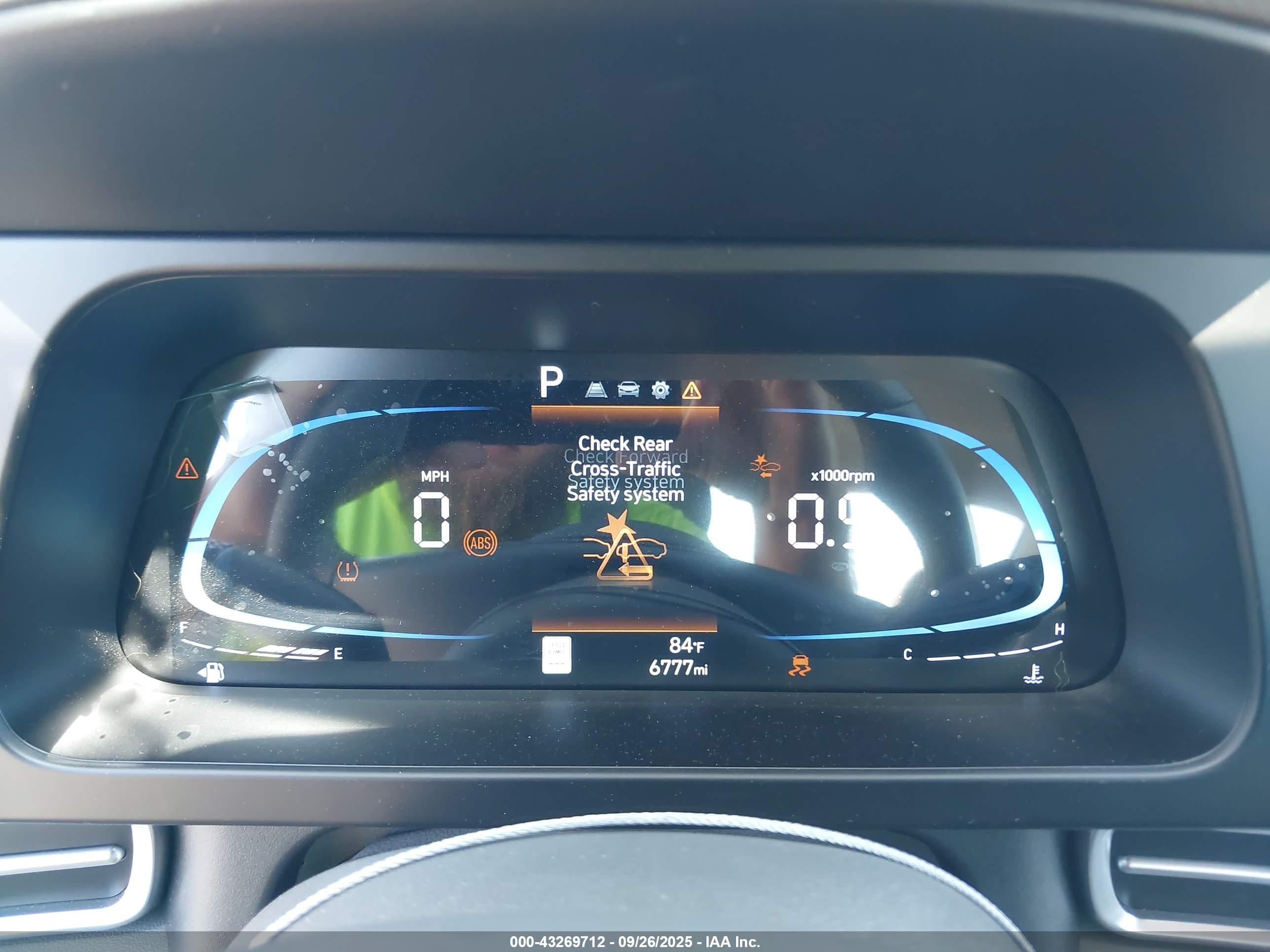 HYUNDAI ELANTRA image 7