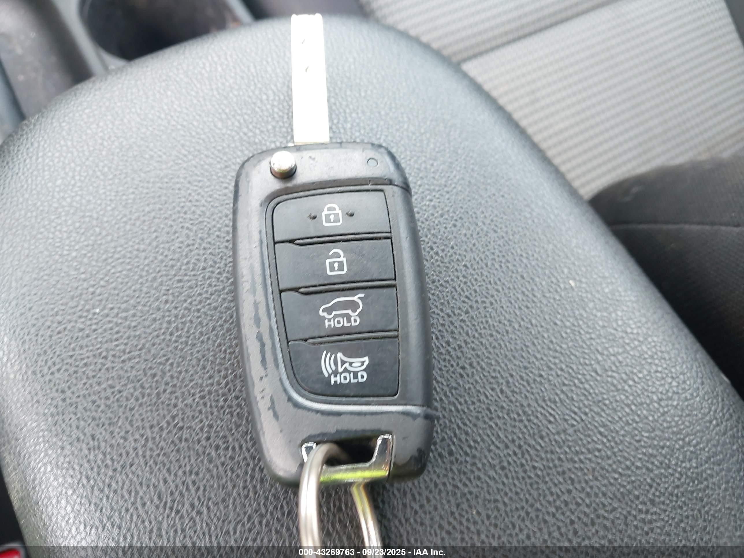 HYUNDAI KONA image 11