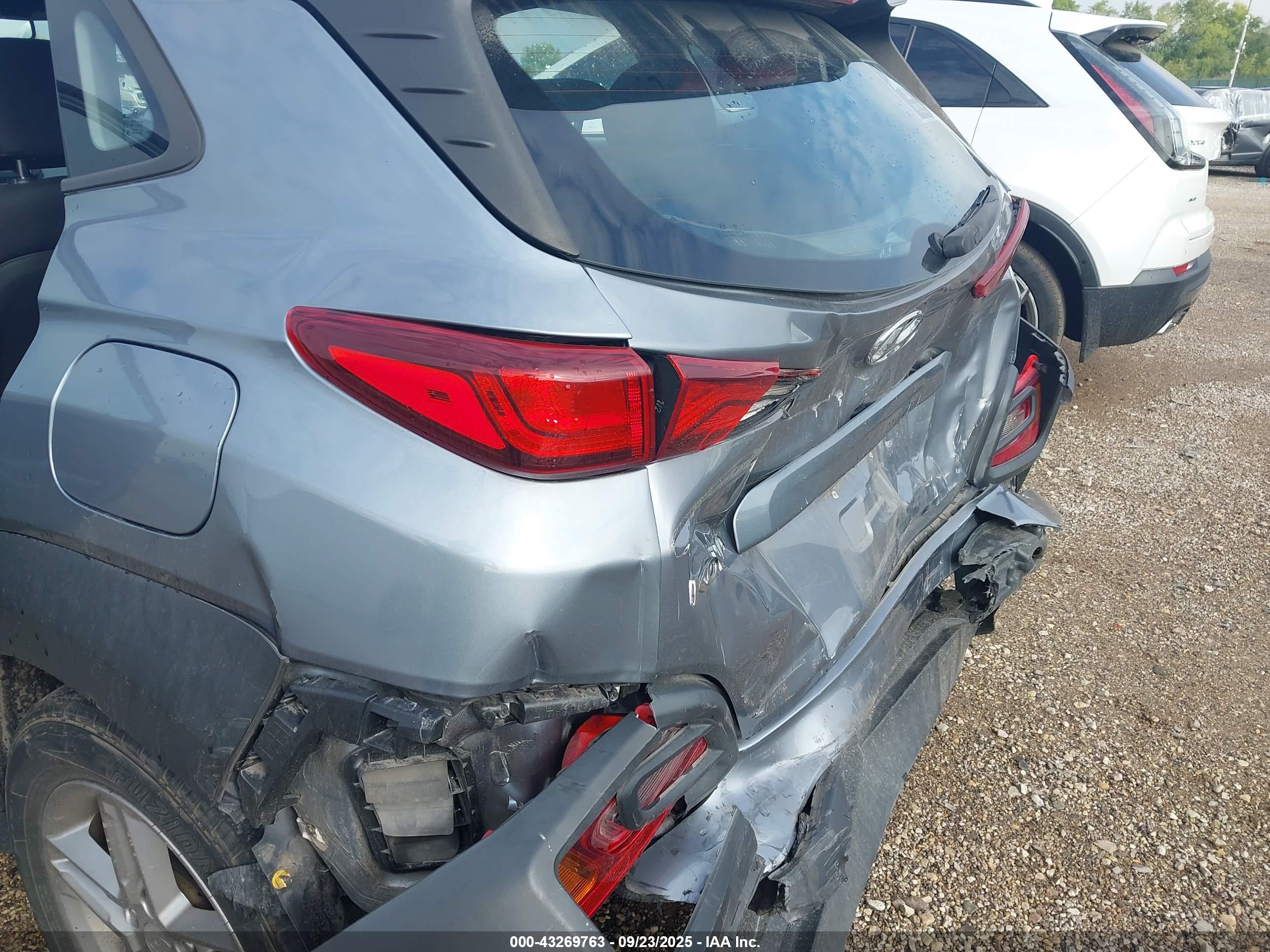 HYUNDAI KONA image 6