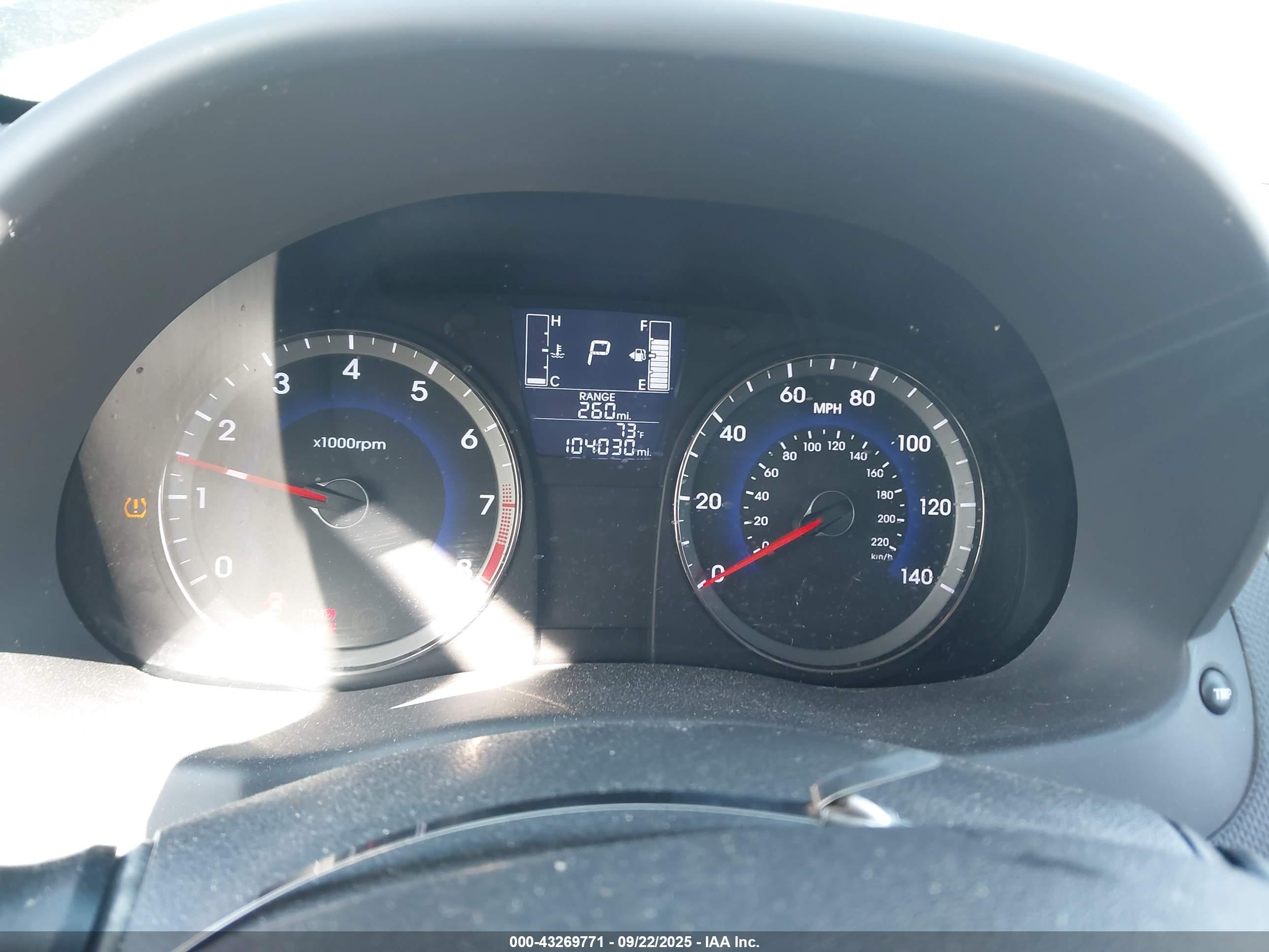 HYUNDAI ACCENT image 7