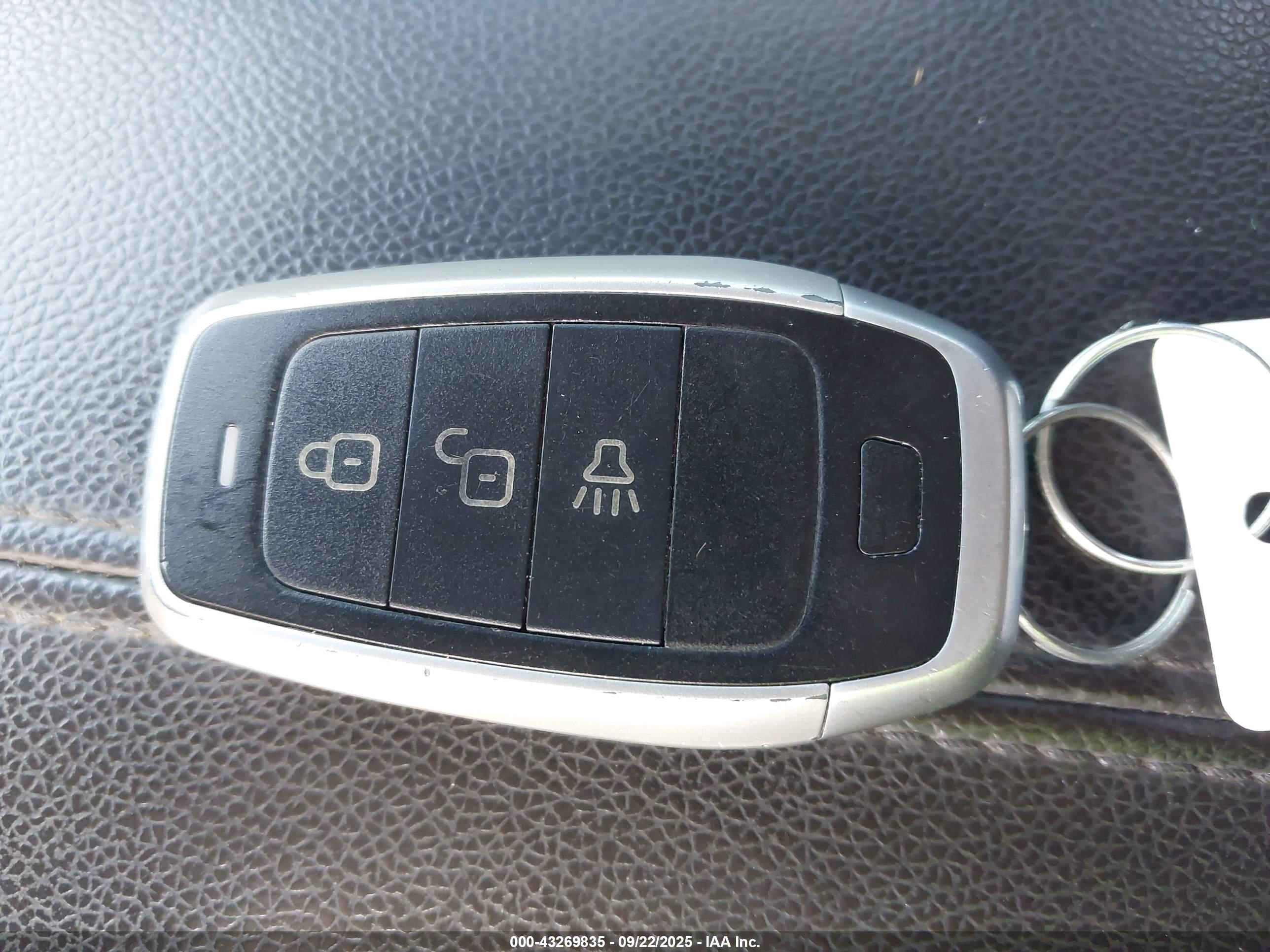 GMC TERRAIN image 11
