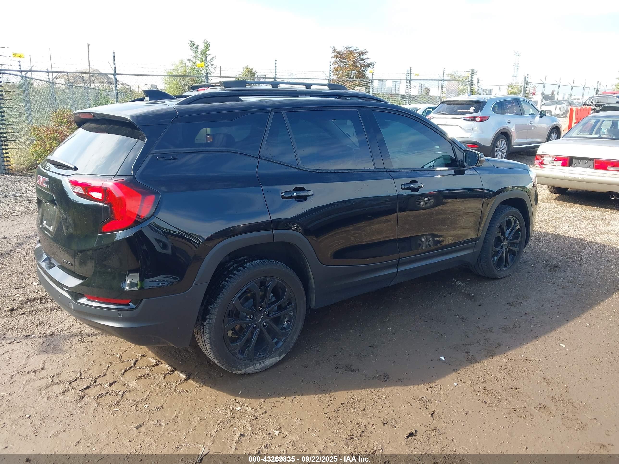GMC TERRAIN image 4