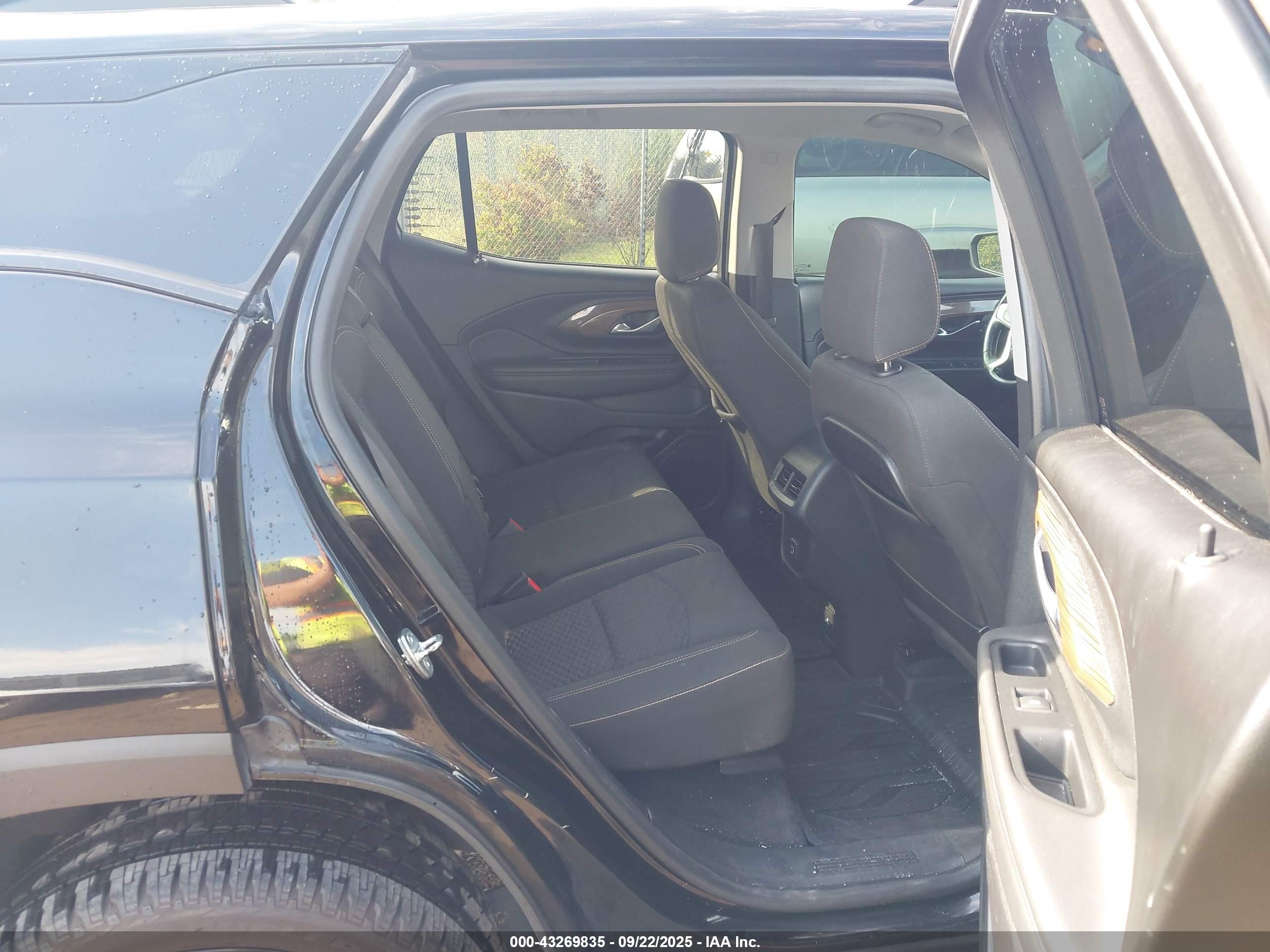 GMC TERRAIN image 8