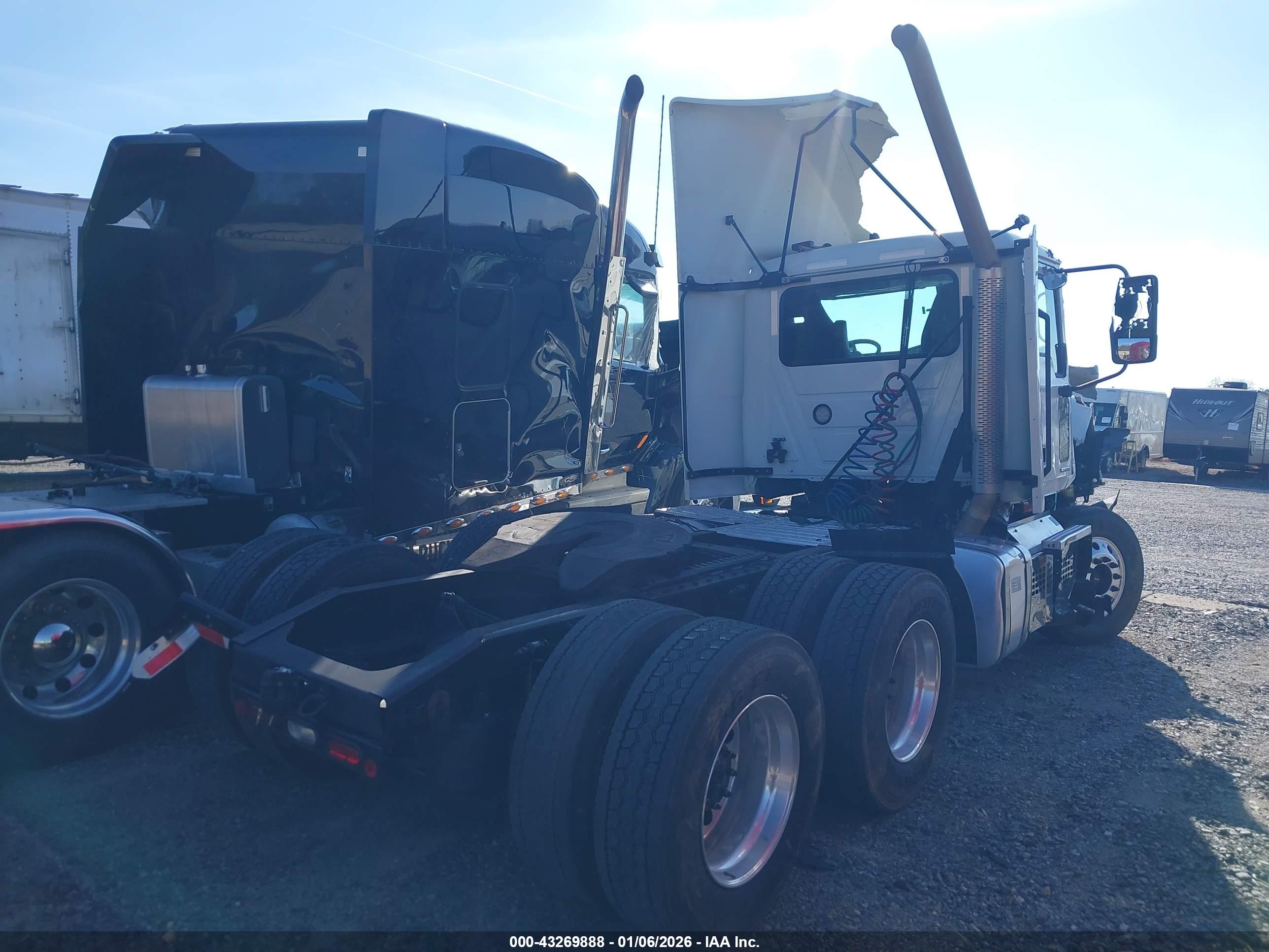 MACK ANTHEM image 4