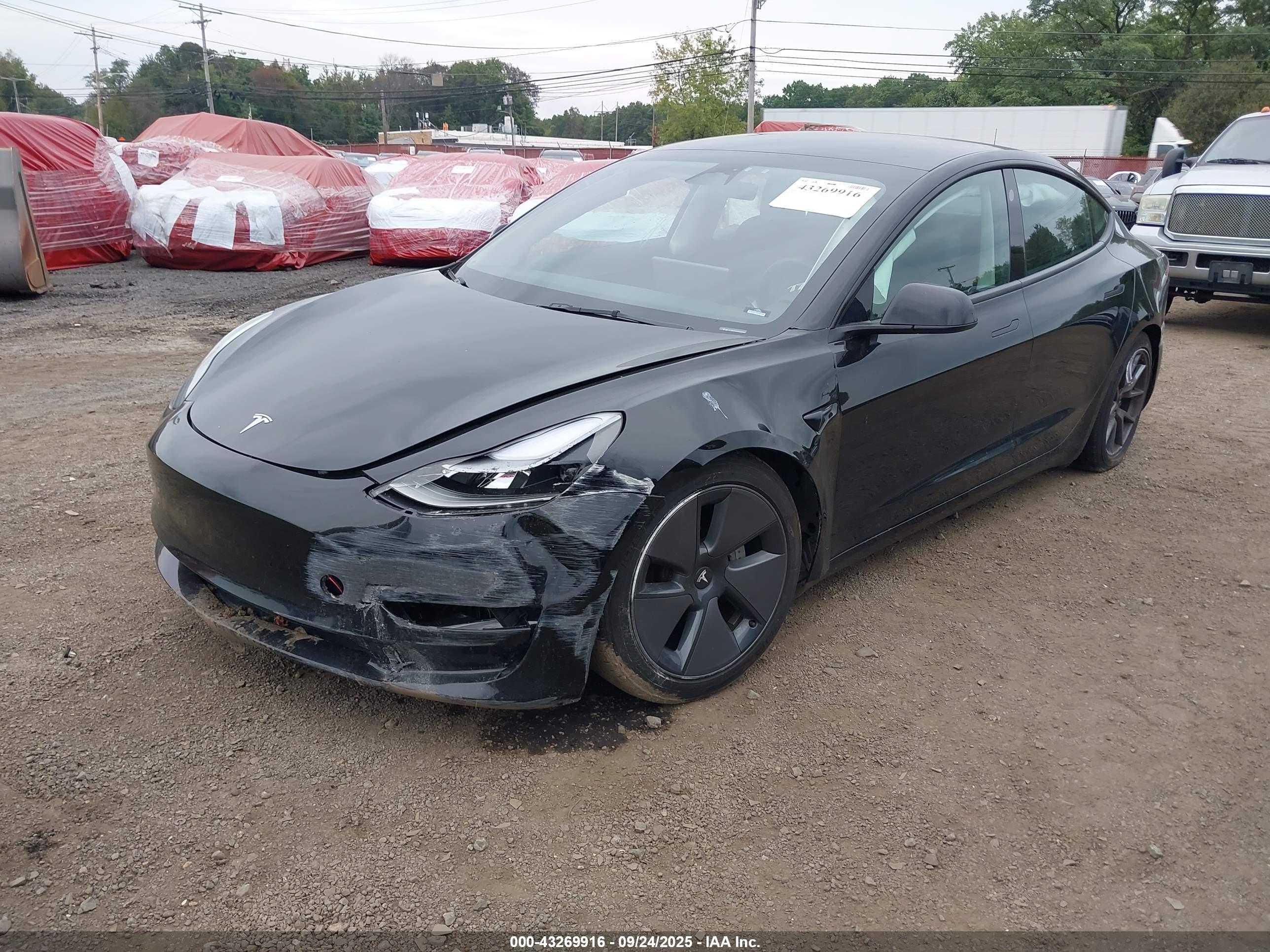 TESLA MODEL image 2