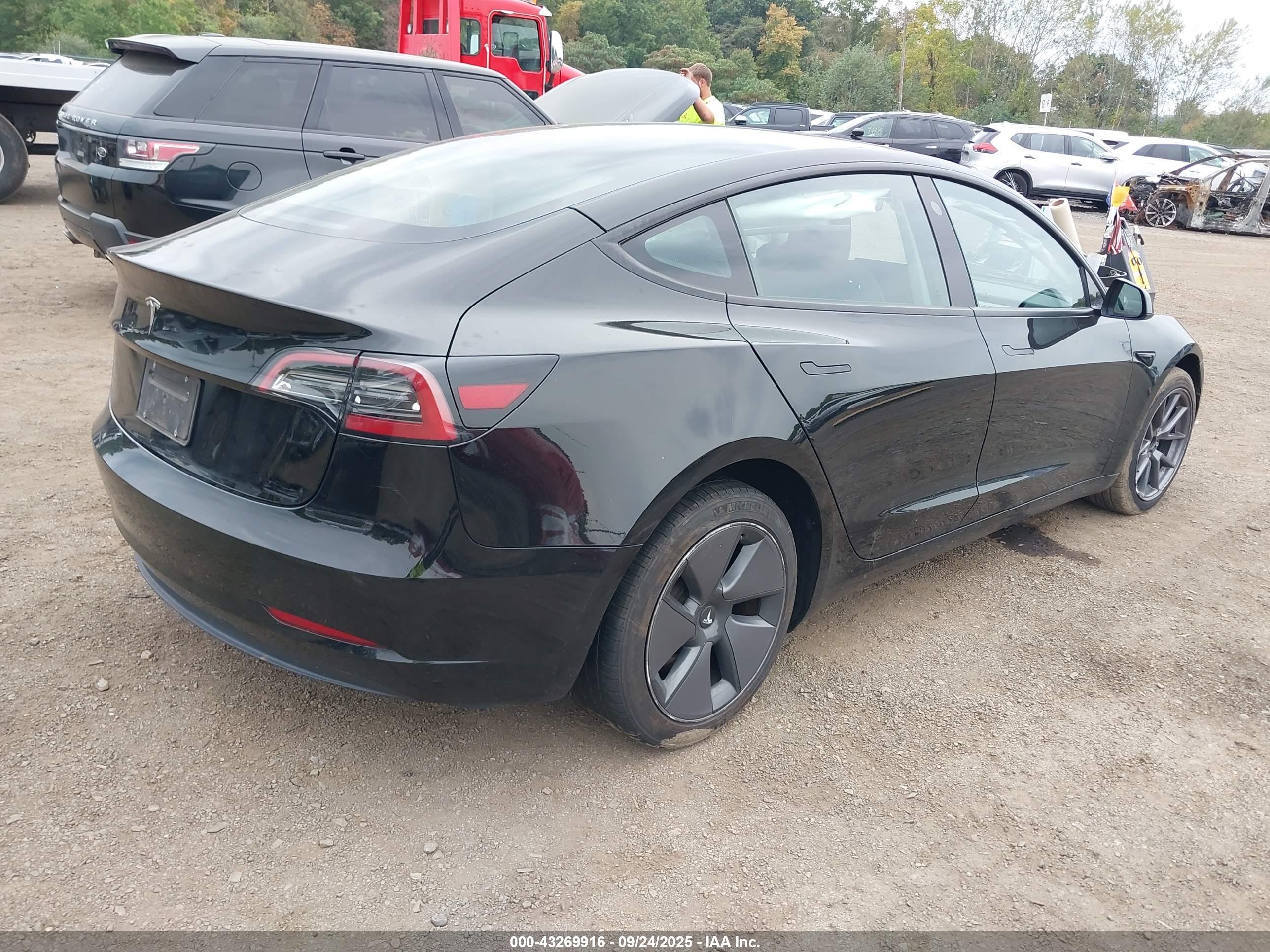 TESLA MODEL image 4