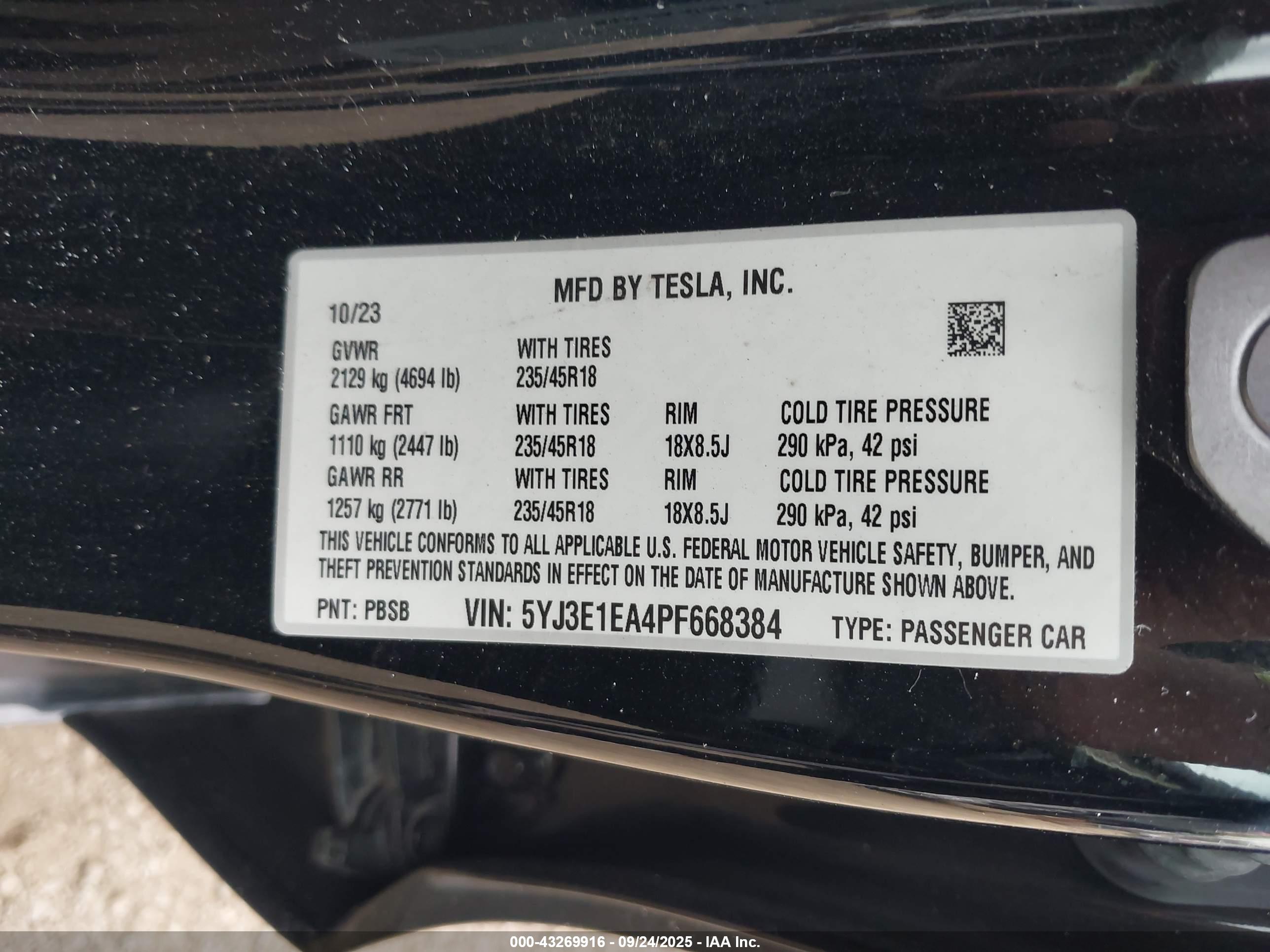 TESLA MODEL image 9