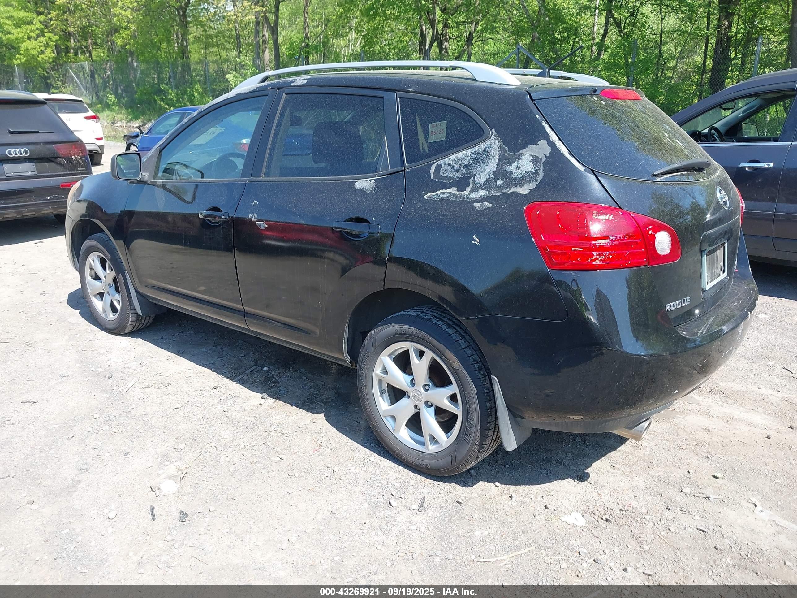 NISSAN ROGUE image 3