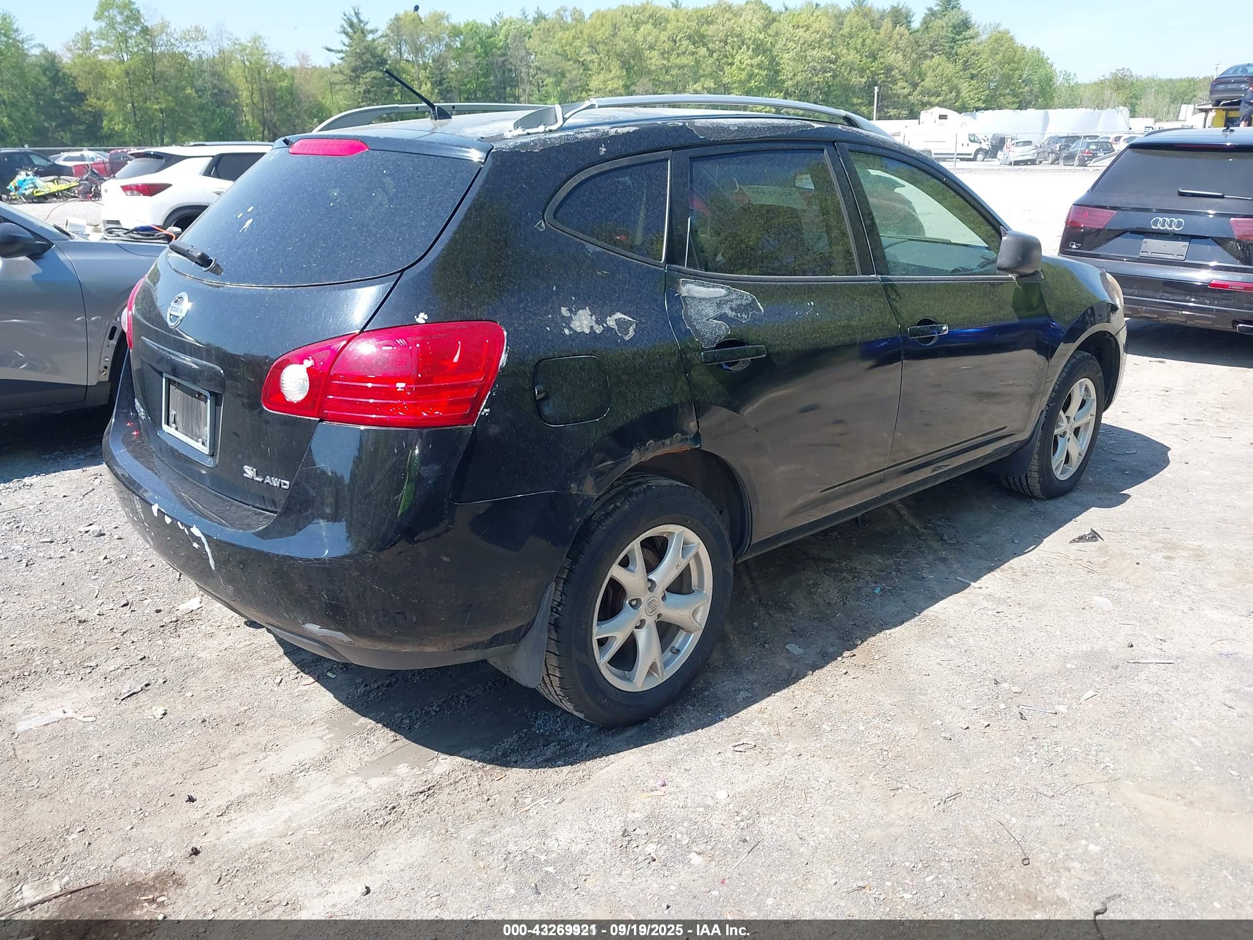 NISSAN ROGUE image 4