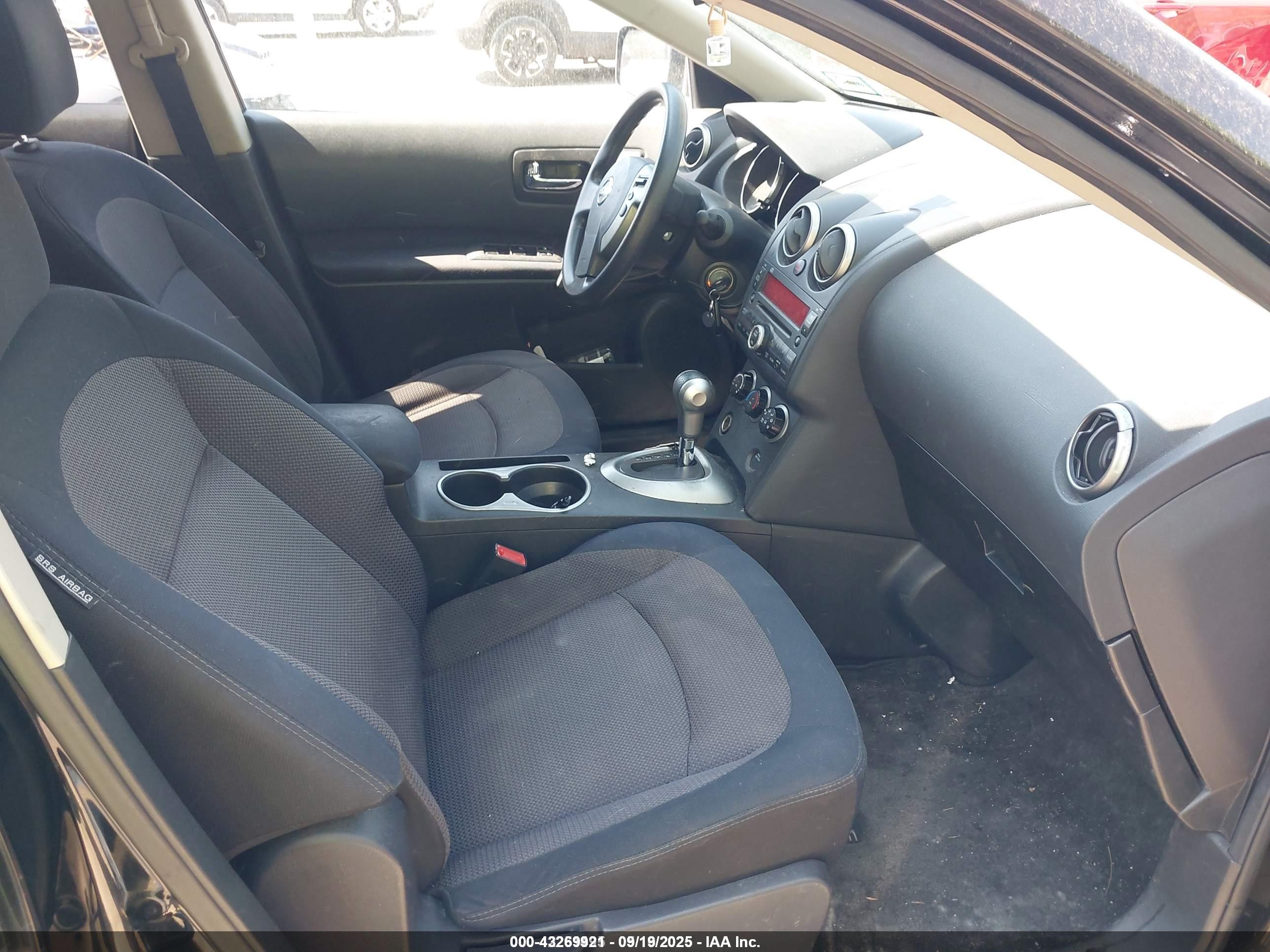 NISSAN ROGUE image 5