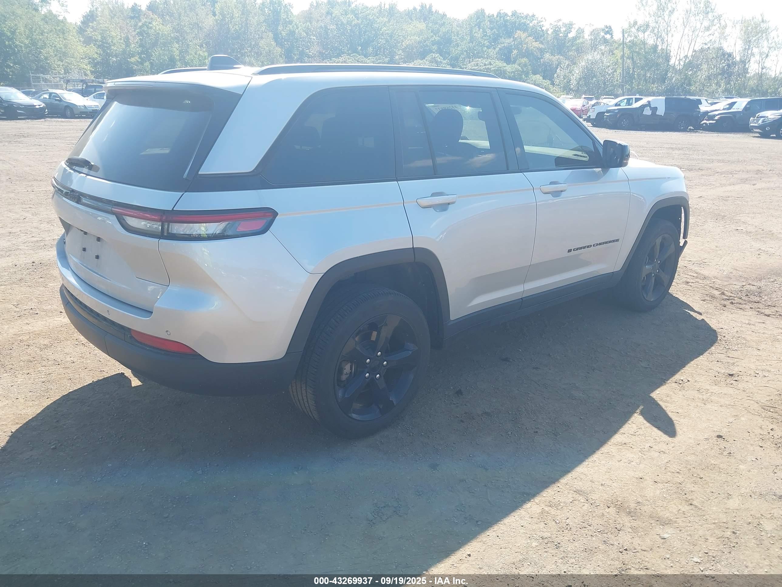 JEEP GRAND image 4