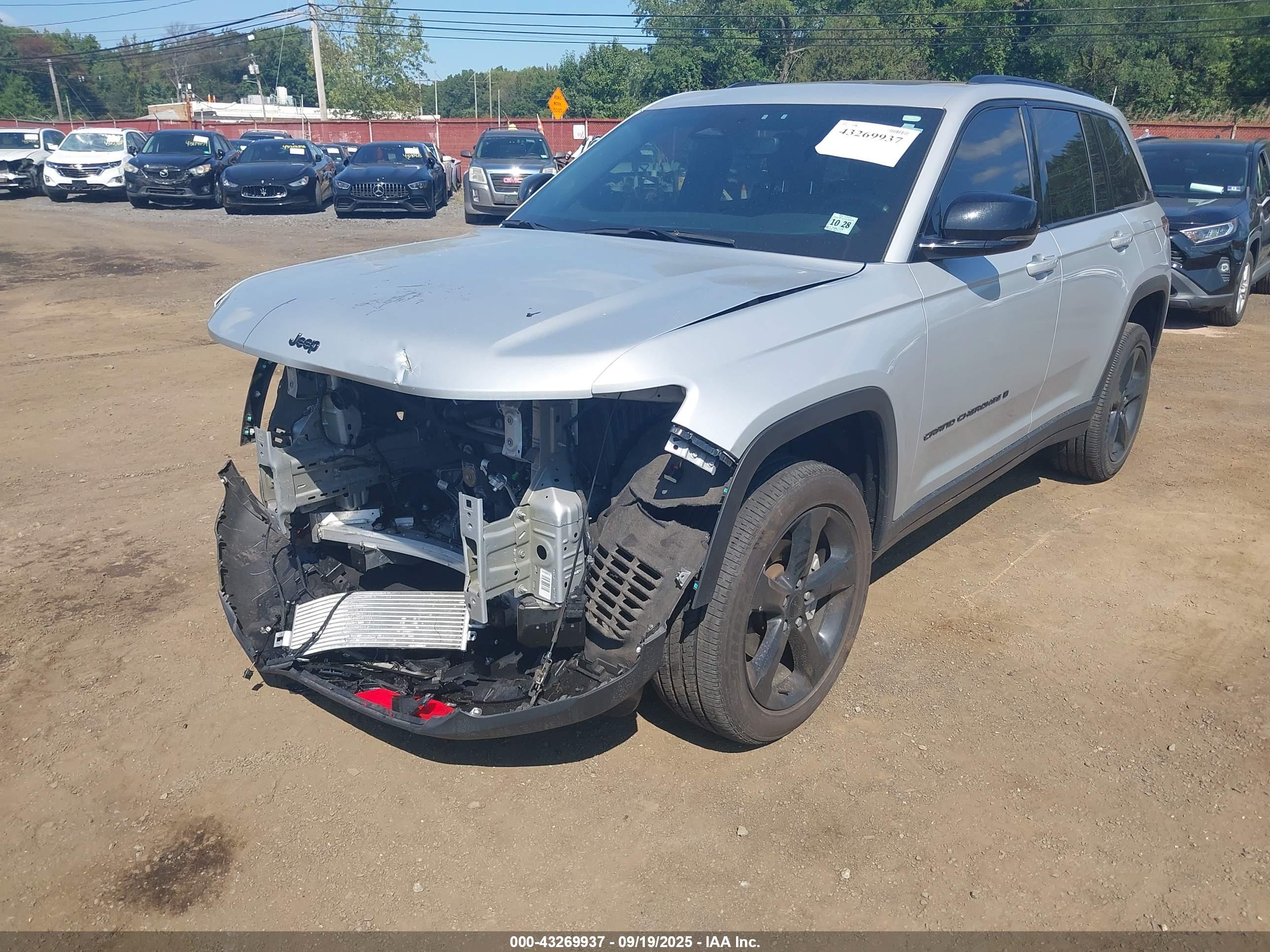 JEEP GRAND image 6