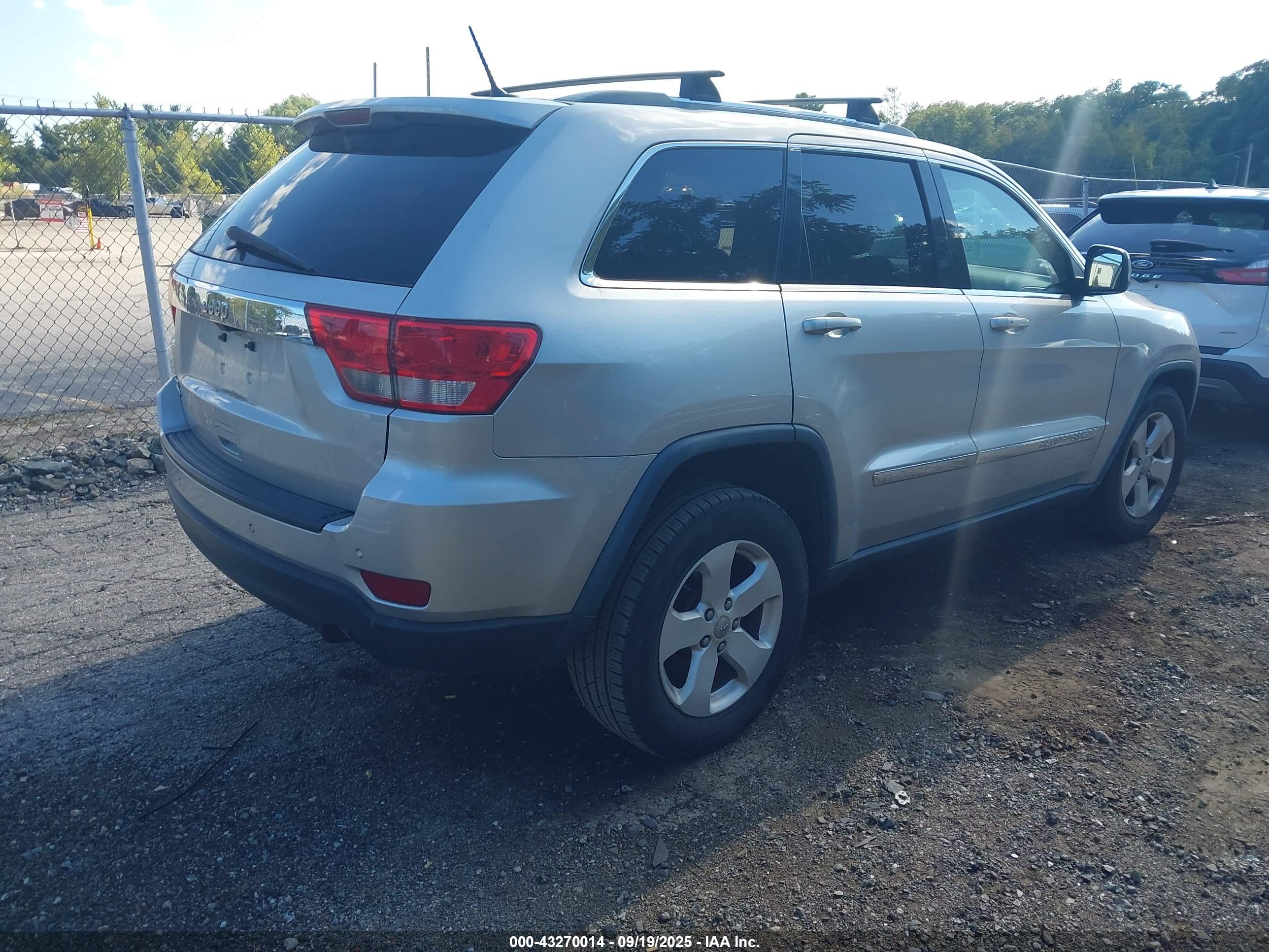 JEEP GRAND image 4