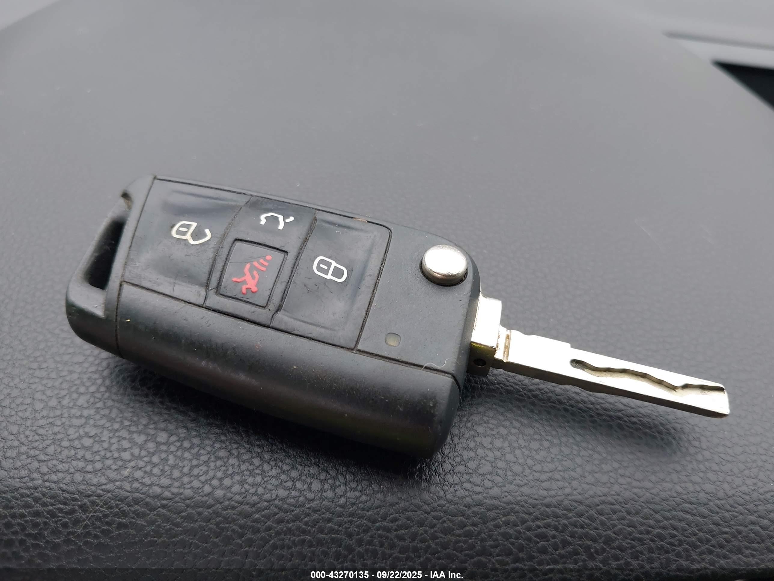 VOLKSWAGEN TIGUAN image 11