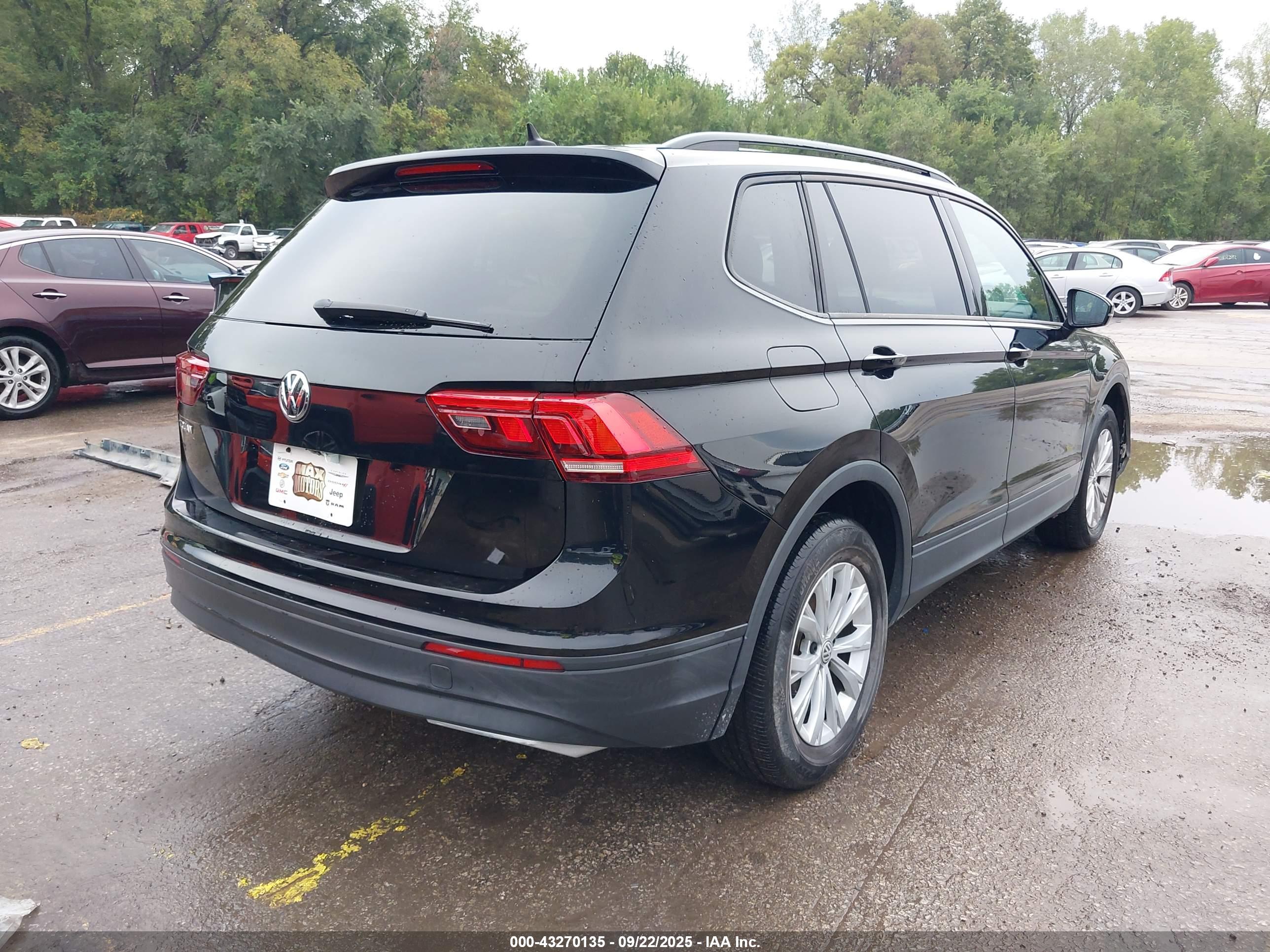 VOLKSWAGEN TIGUAN image 4