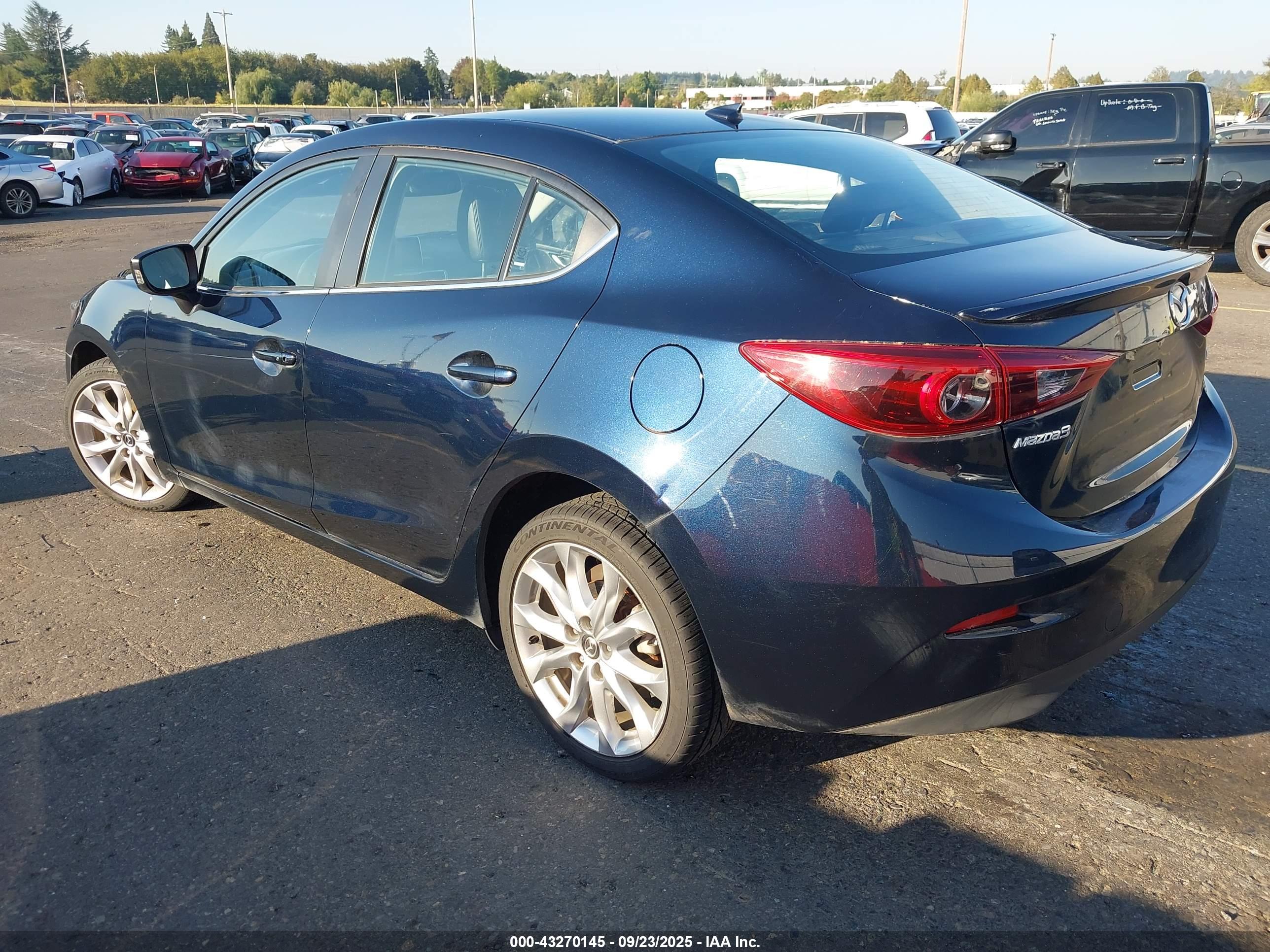 MAZDA MAZDA3 image 3