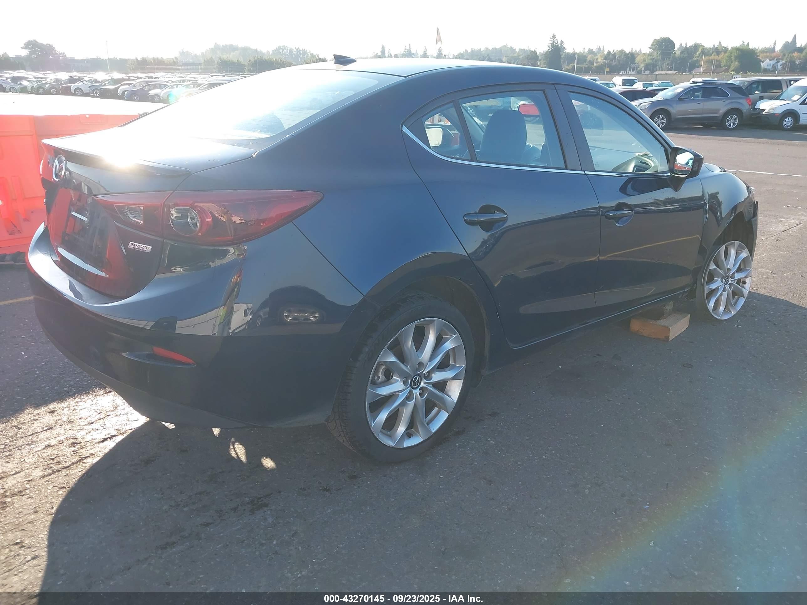 MAZDA MAZDA3 image 4