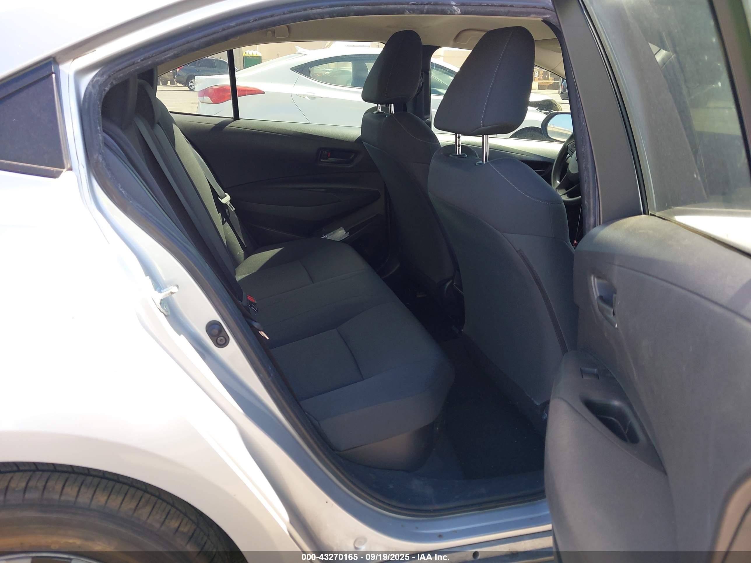 TOYOTA COROLLA image 8