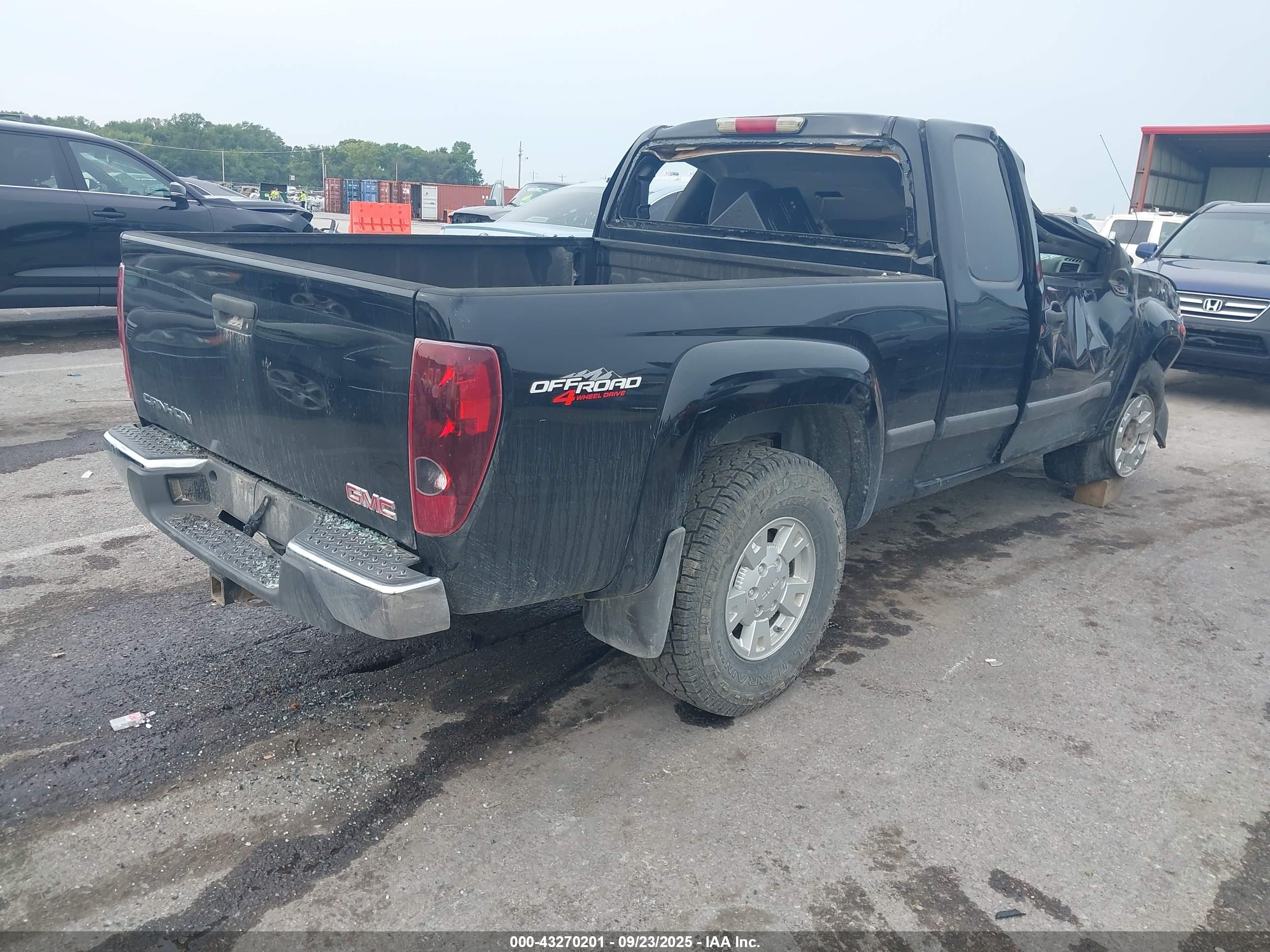 GMC CANYON image 4