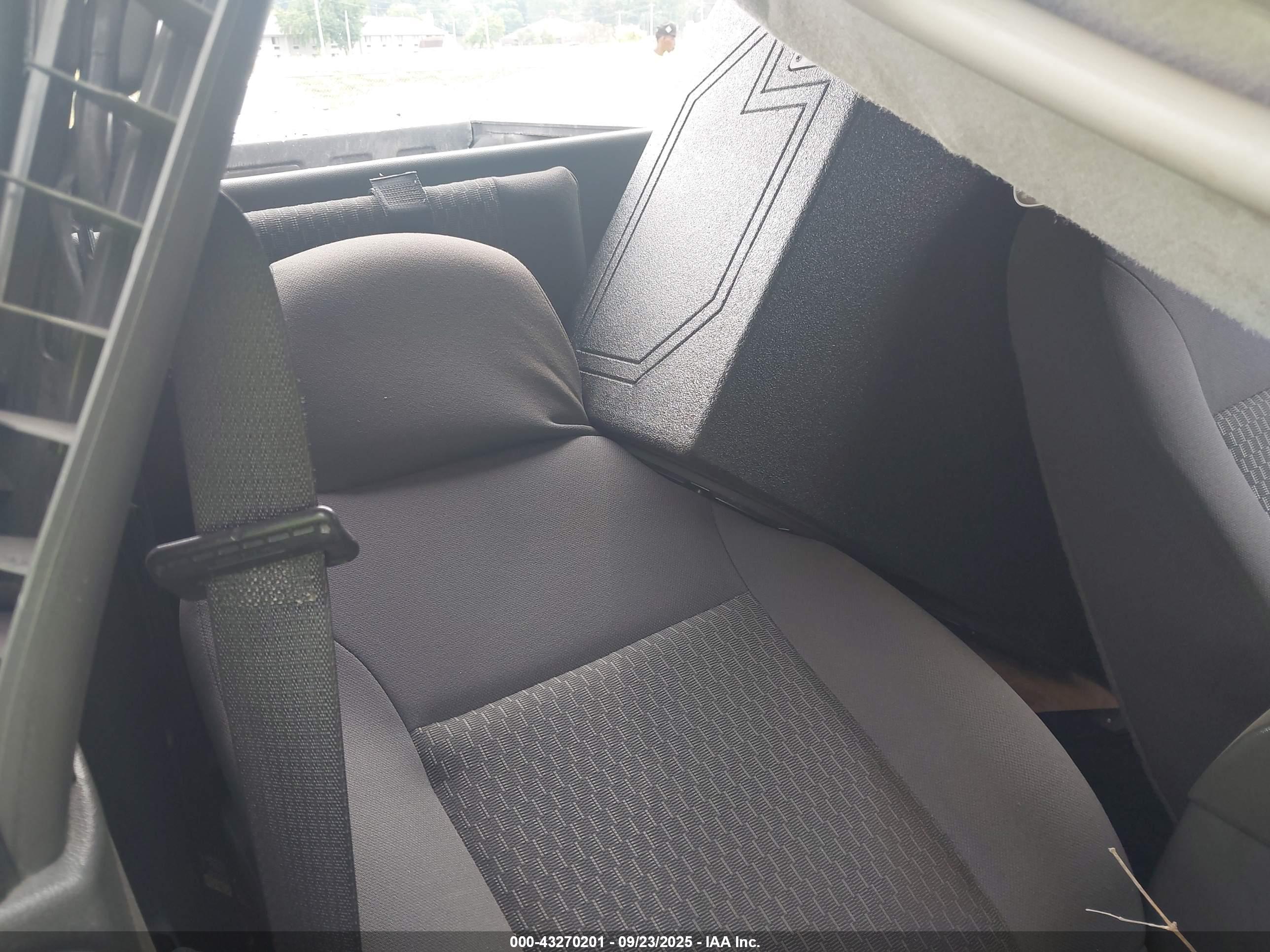 GMC CANYON image 8