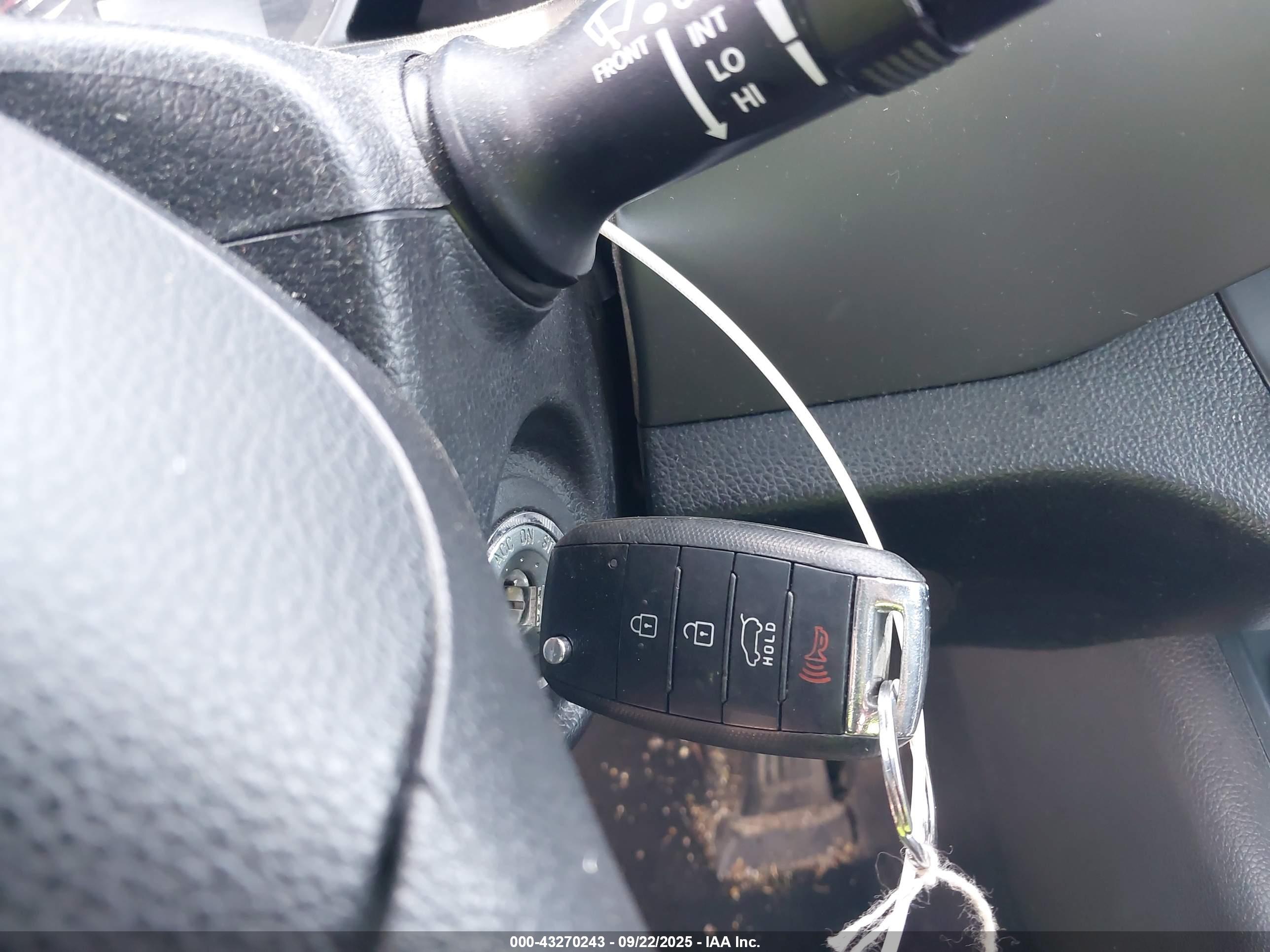 KIA SPORTAGE image 11